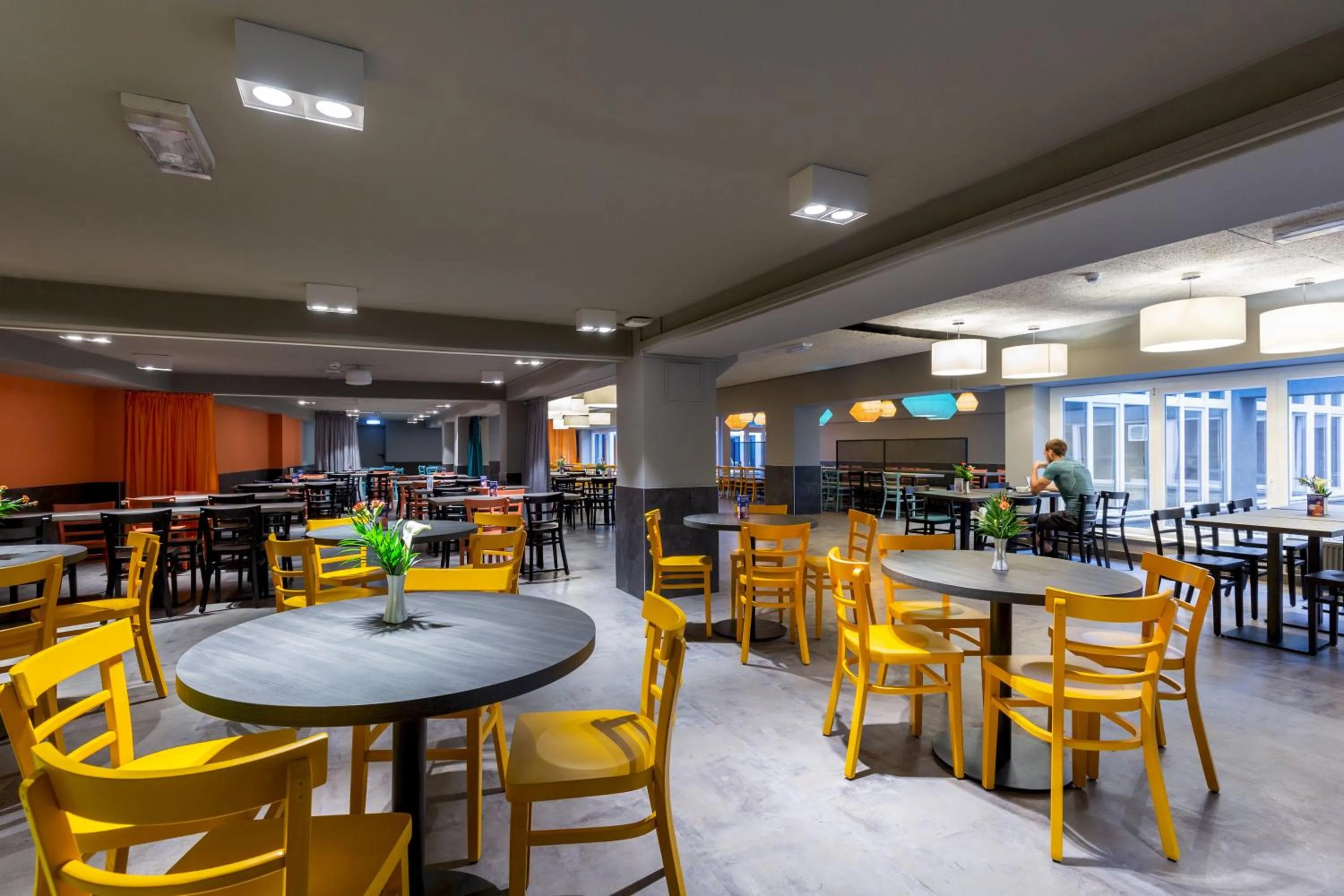 Buffet breakfast in a&o Düsseldorf Hauptbahnhof