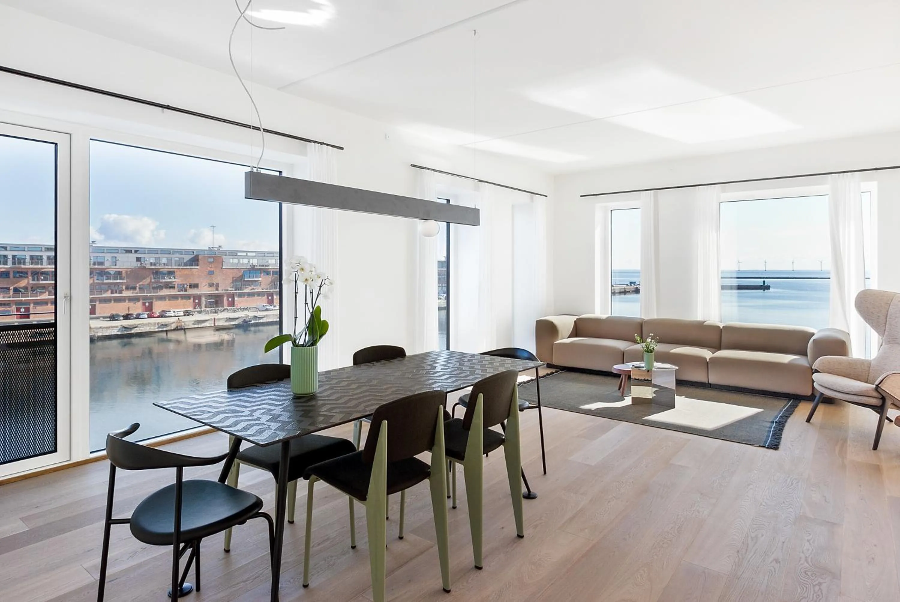 Dining area in STAY Seaport