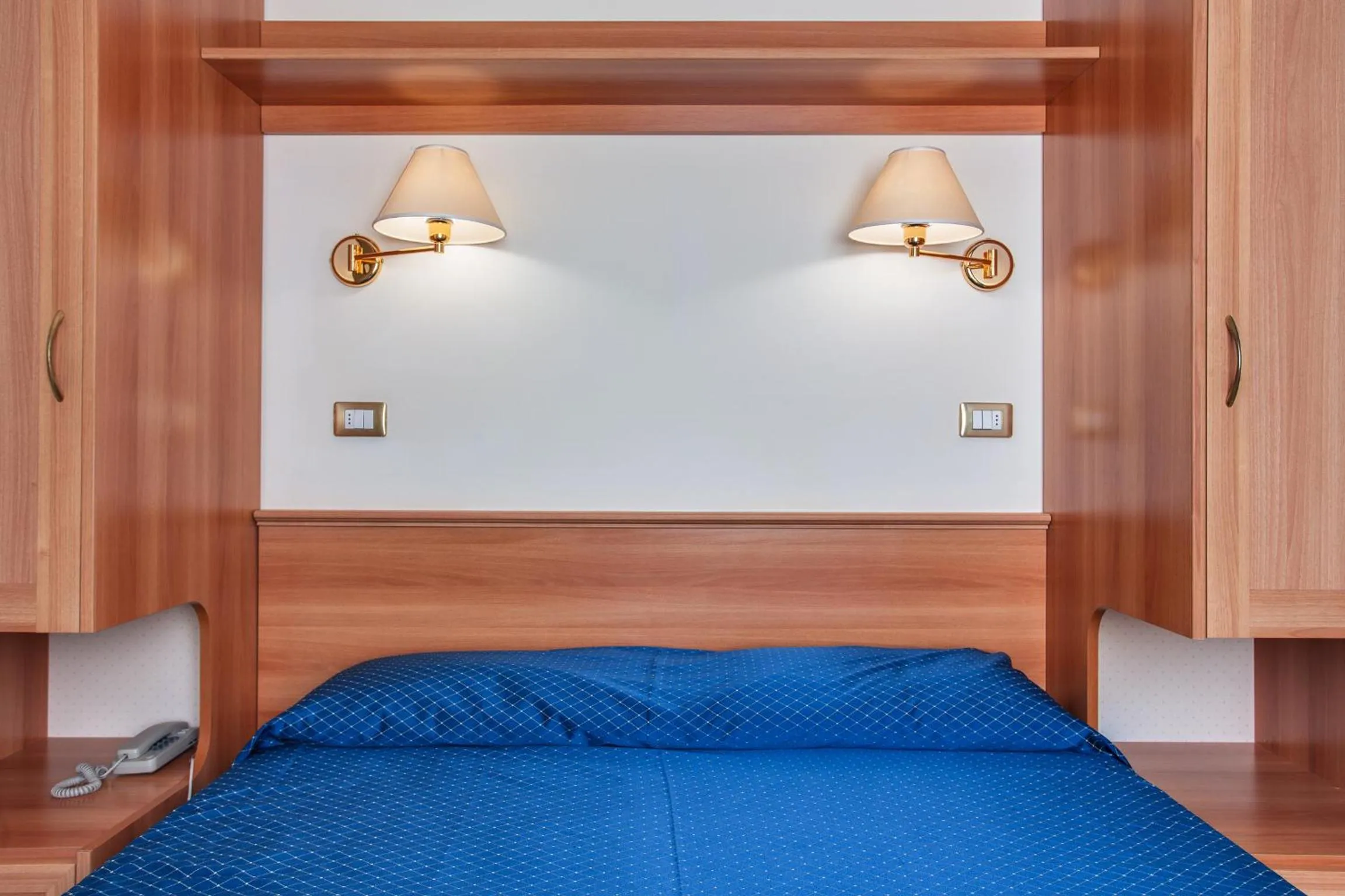 Photo of the whole room in Hotel De La Ville