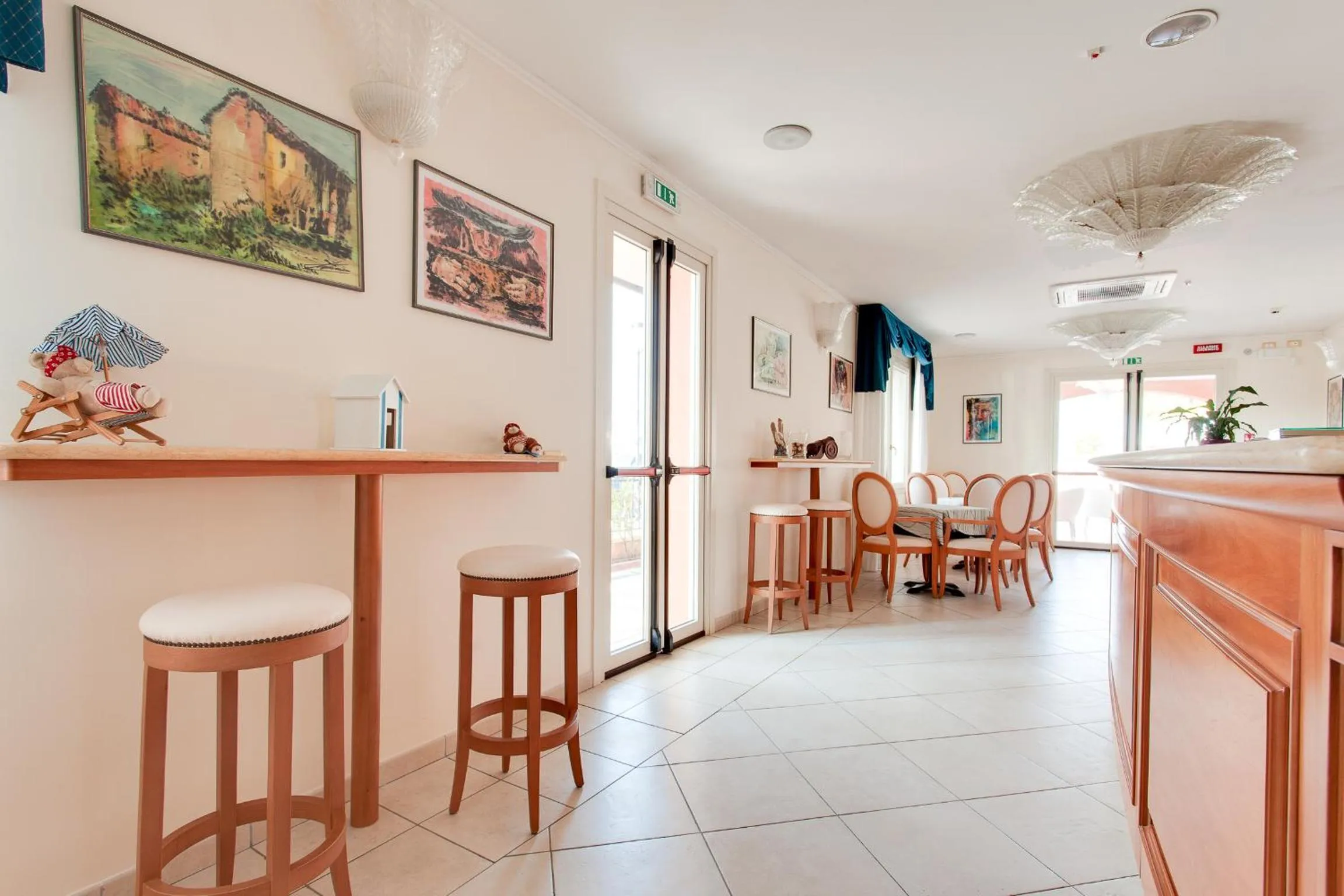 Lounge or bar in Hotel De La Ville