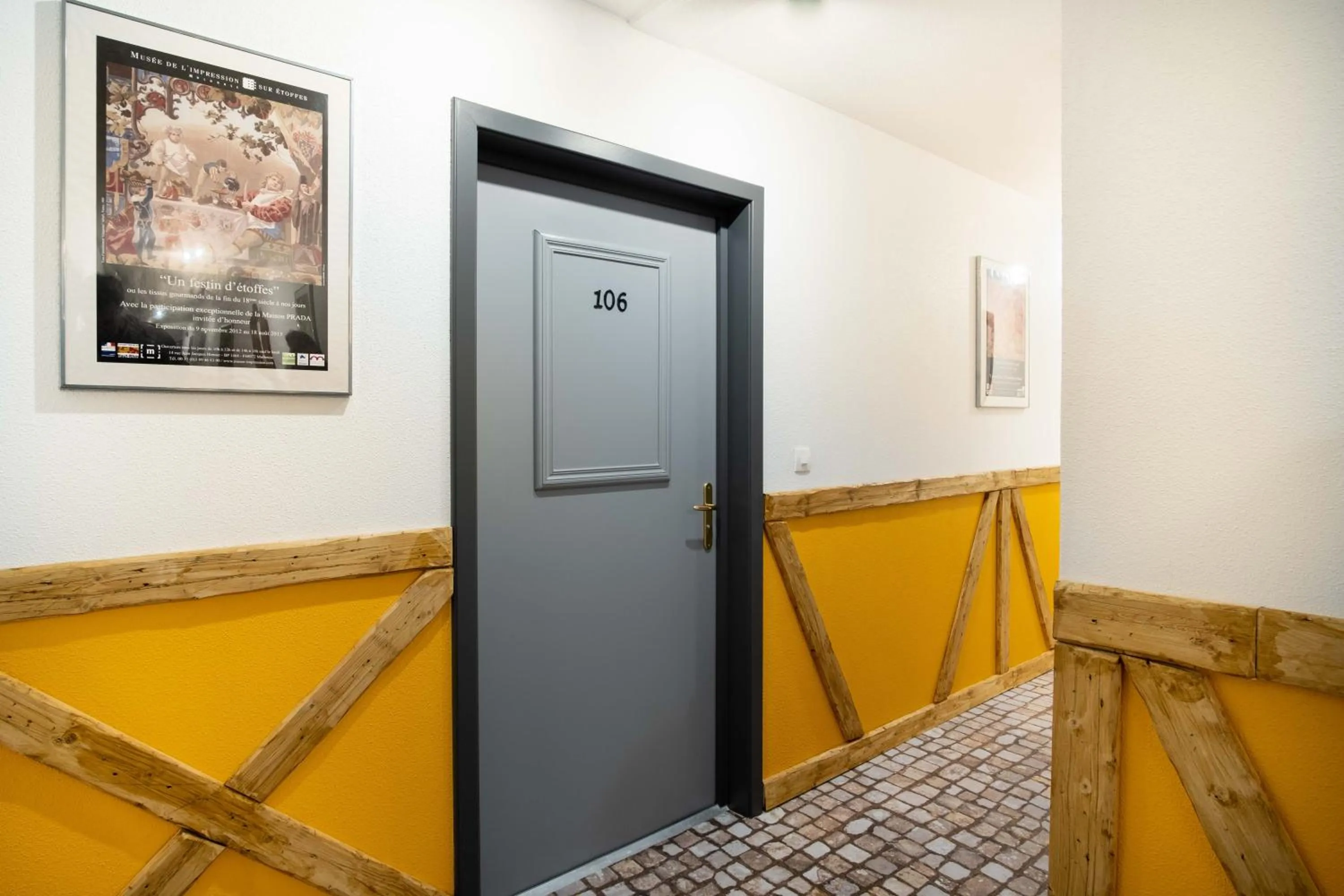 Decorative detail in Hotel Relais d'ISSENHEIM Table d'hôtes