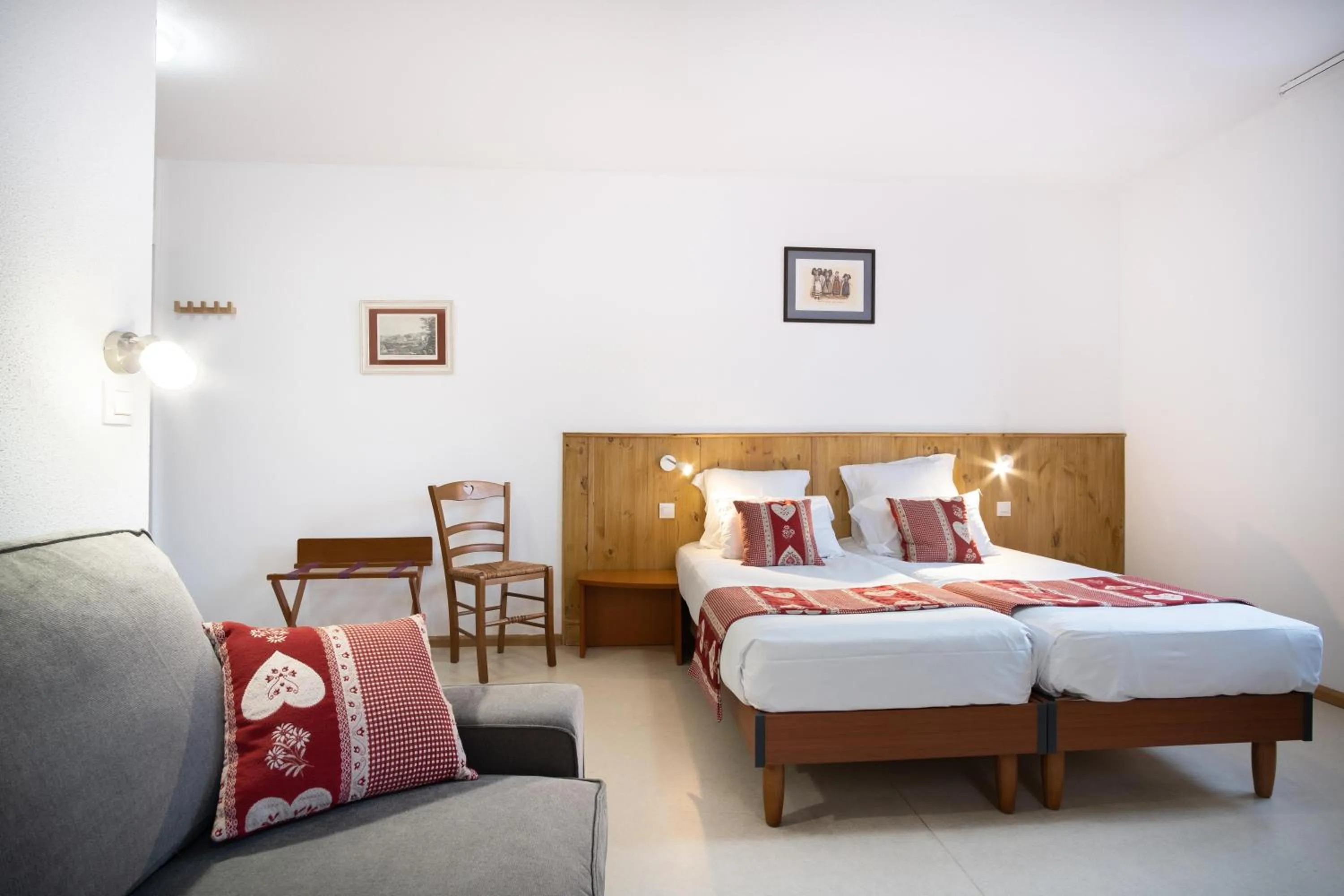 Photo of the whole room in Hotel Relais d'ISSENHEIM Table d'hôtes