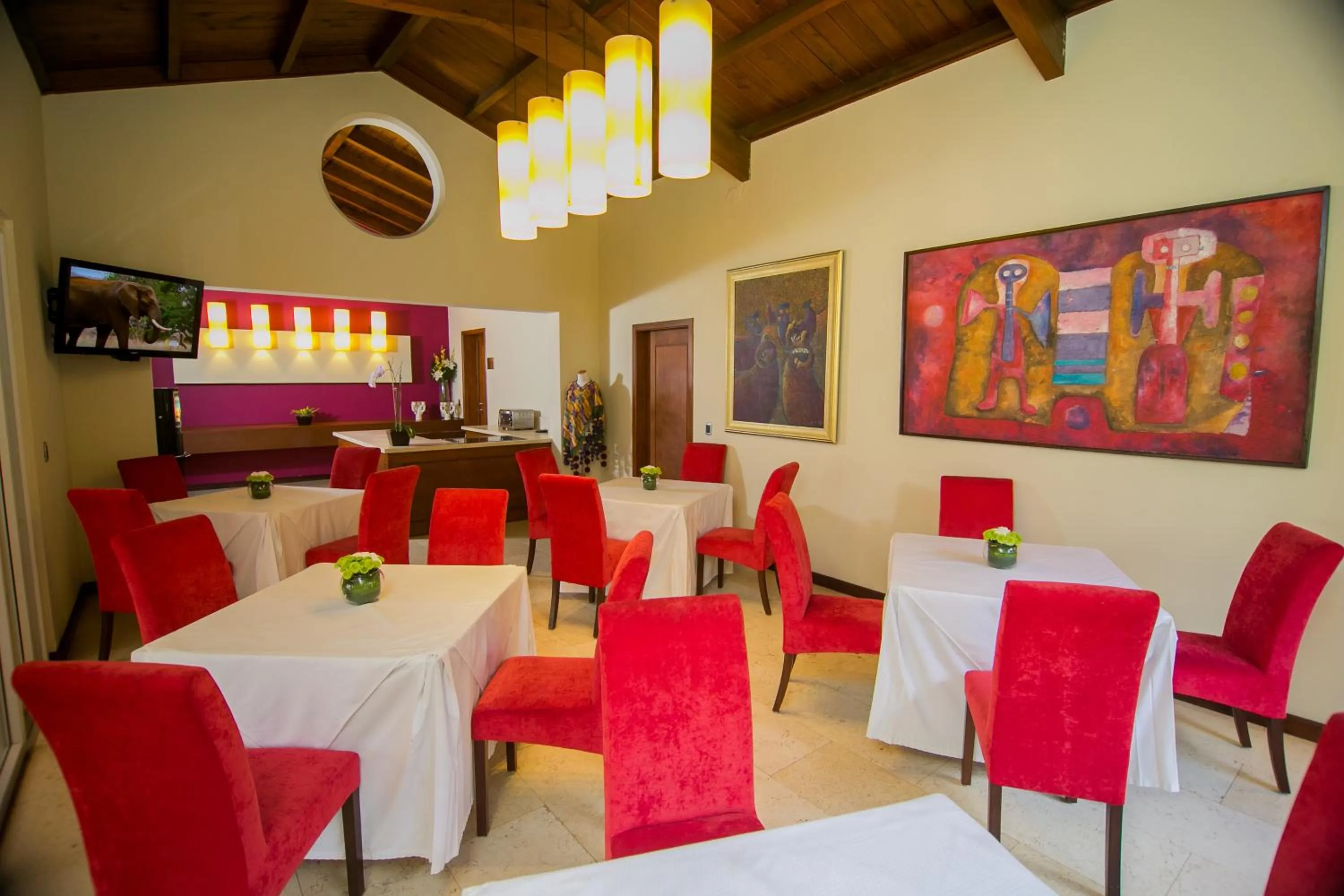 Restaurant/places to eat in Apart-Hotel Casa Serena