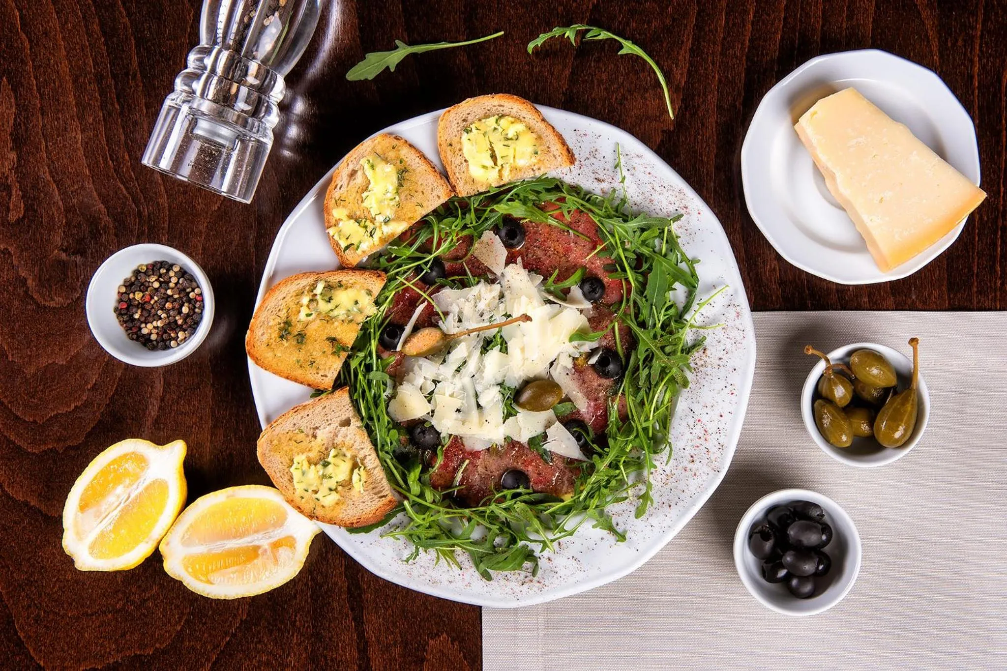 Restaurant/places to eat in Hotel Alexandra