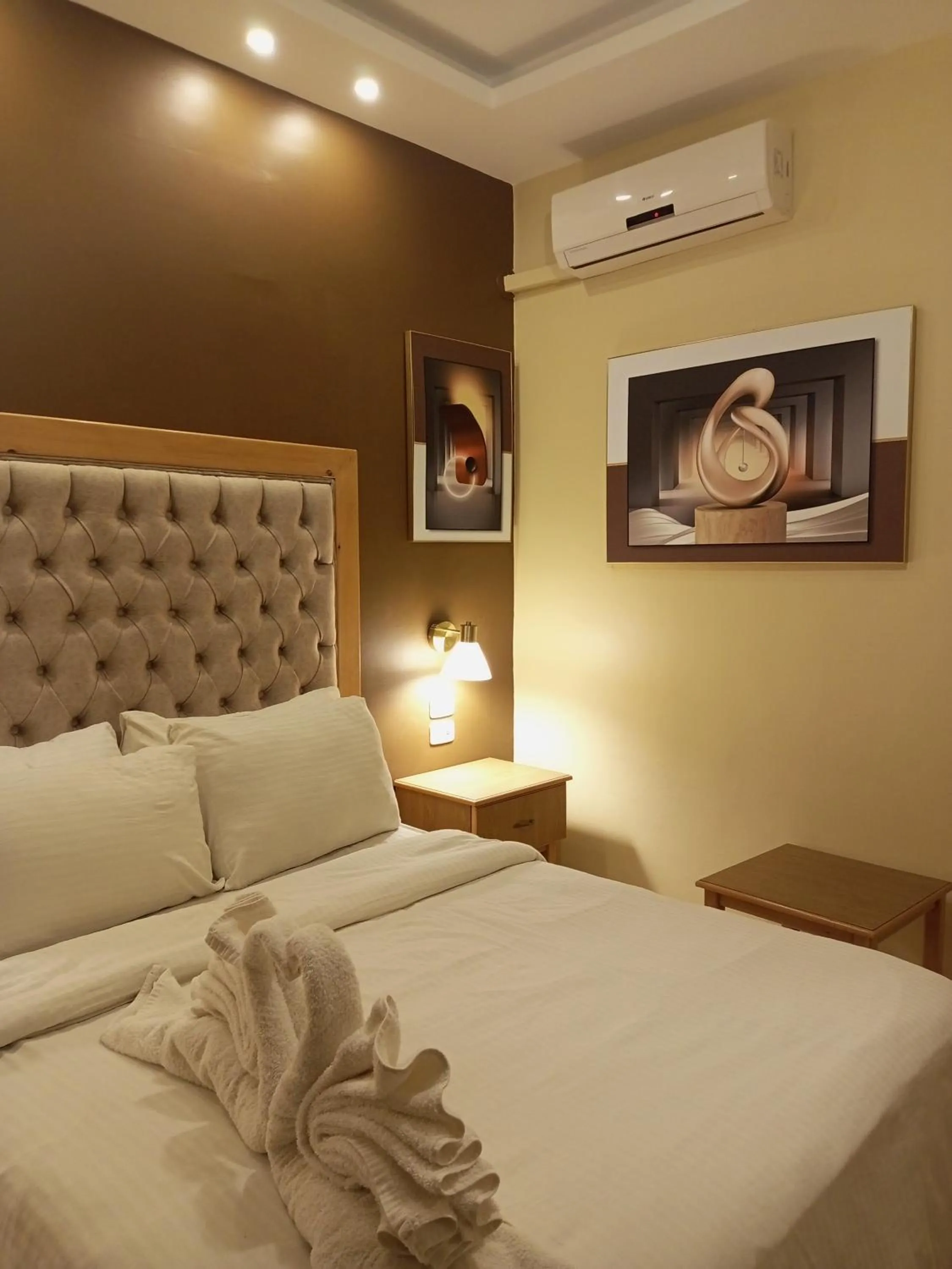 Bedroom, Bed in Mariam Hotel