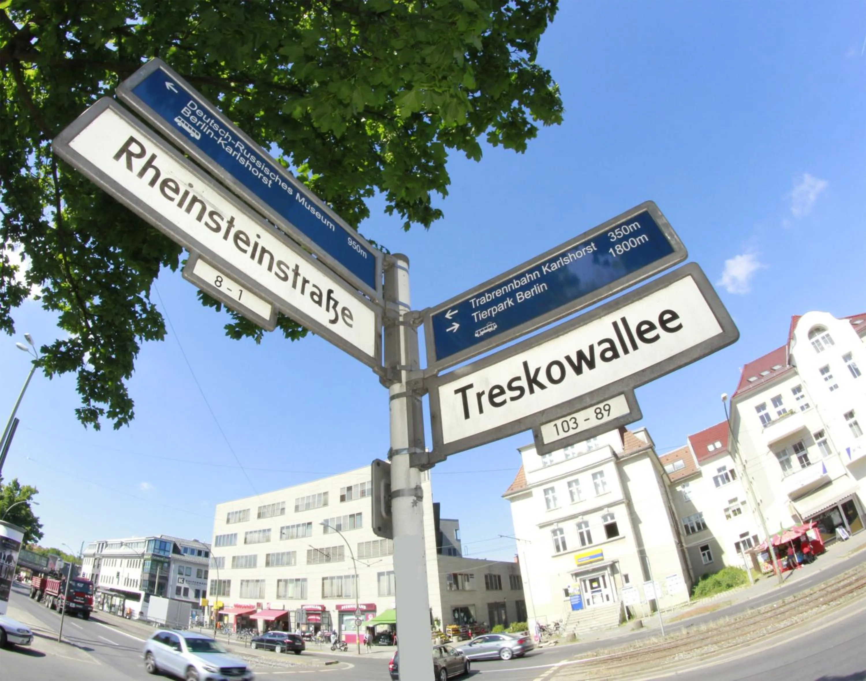 Nearby landmark in Botschaft