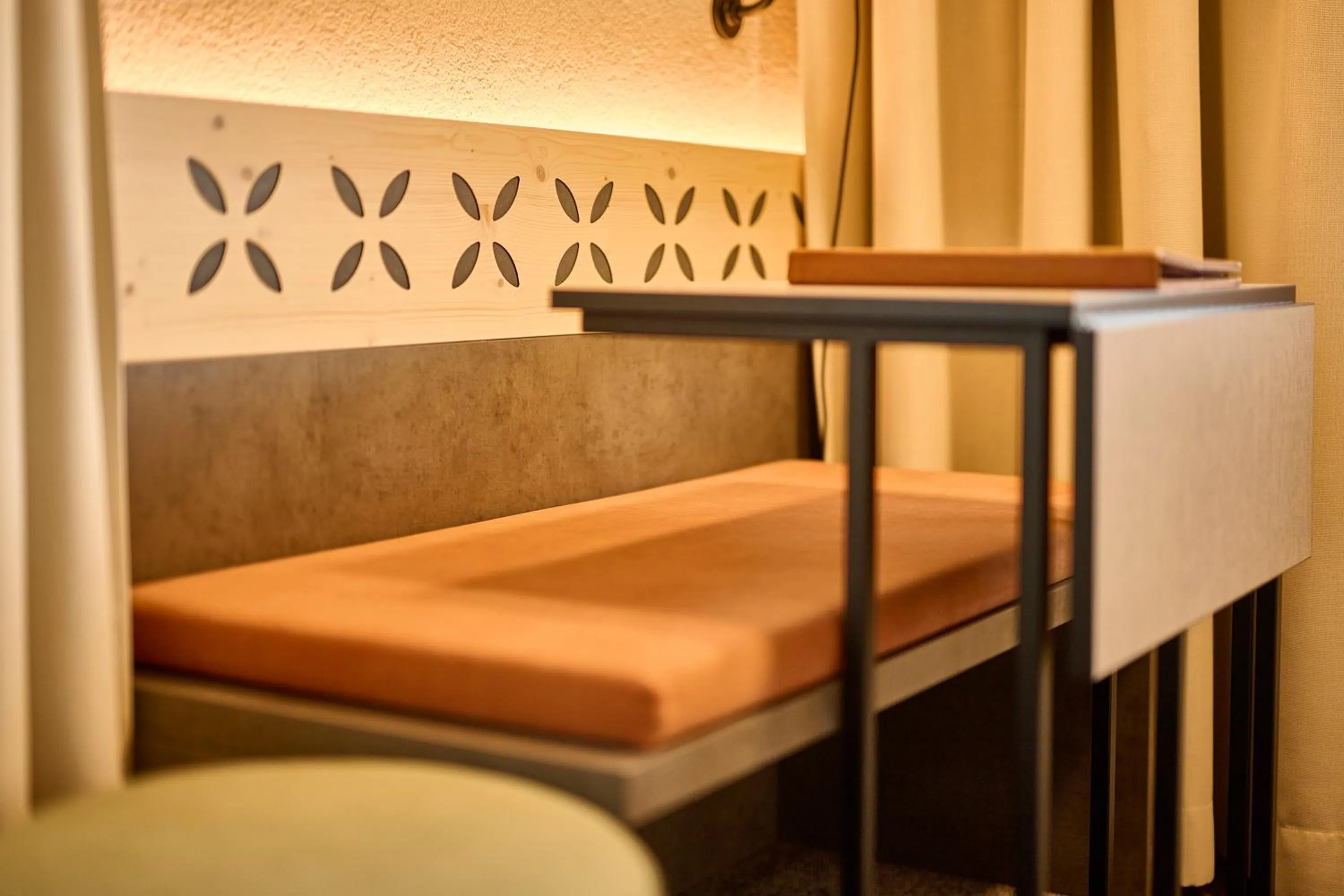 Decorative detail, Bed in Hotel Central Wolter - Grindelwald