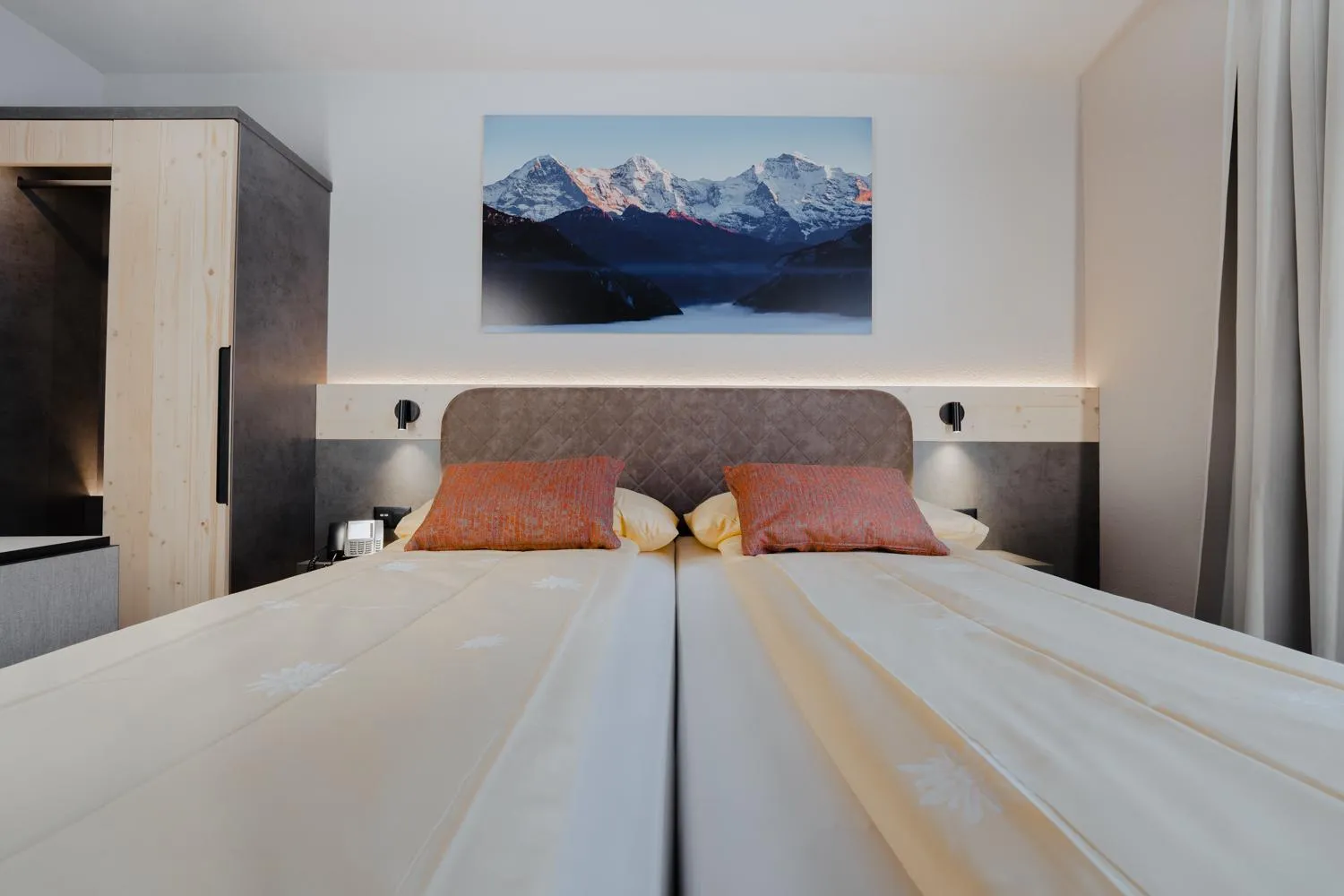 Bed in Hotel Central Wolter - Grindelwald