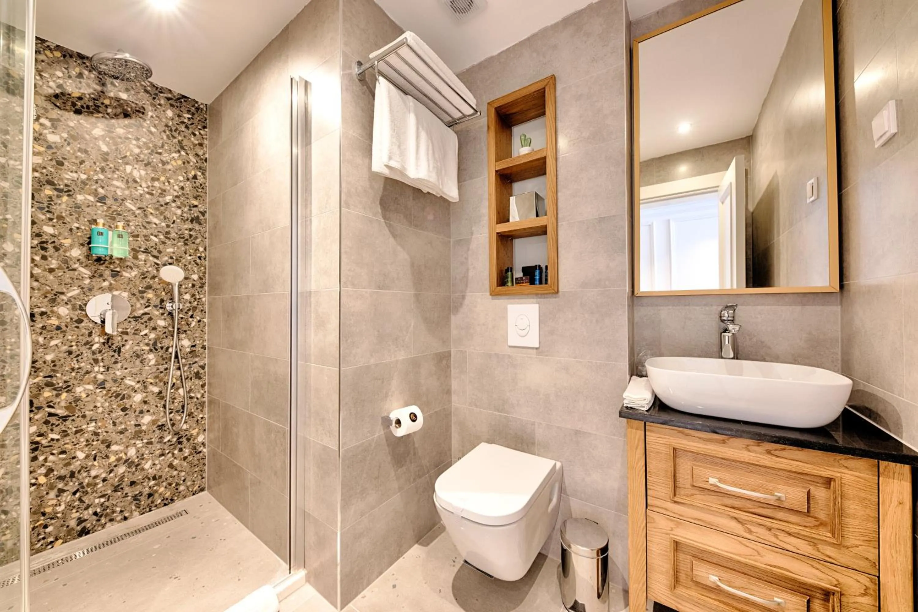 Shower in Kalamper Hotel & Spa