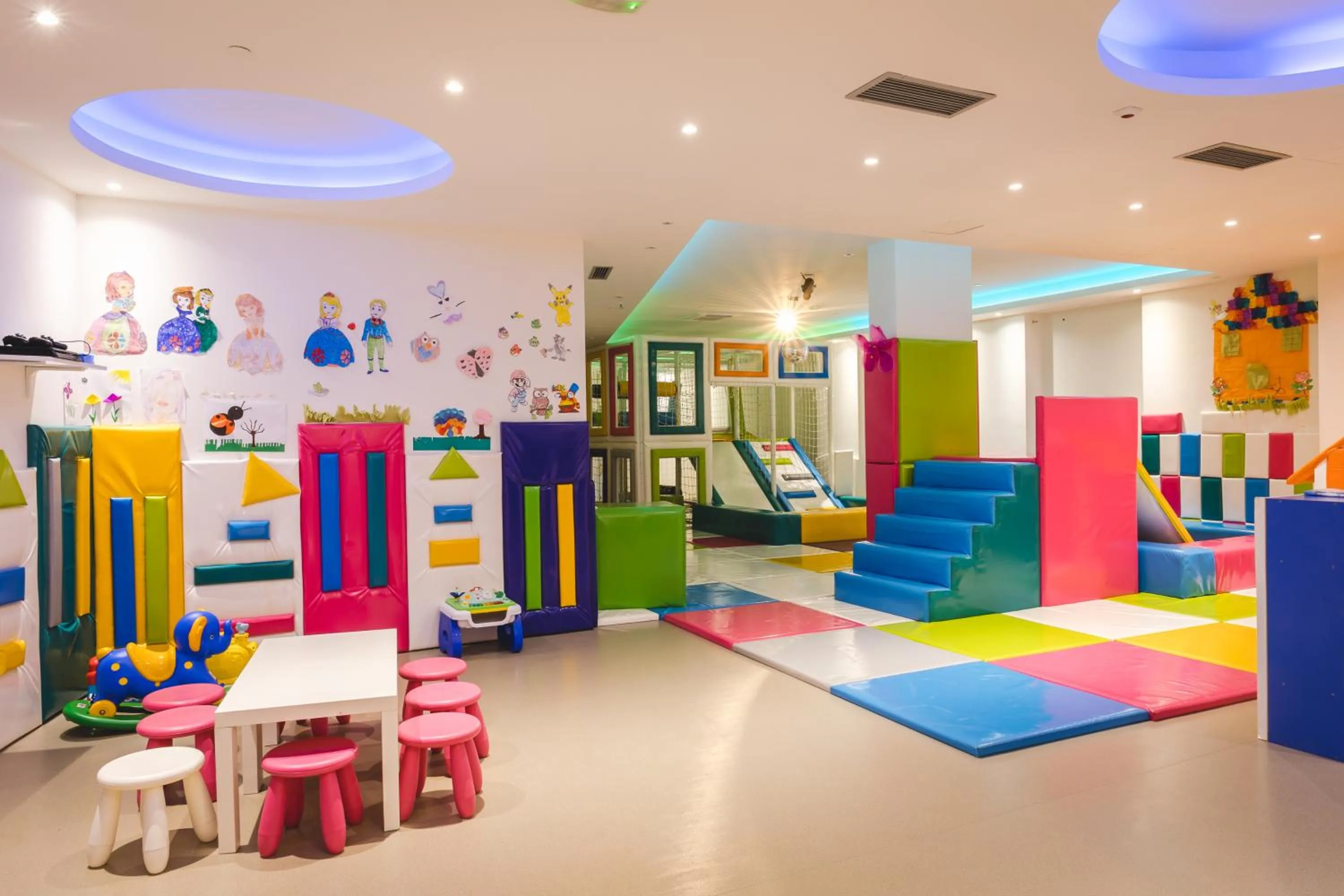 Children play ground in Kalamper Hotel & Spa