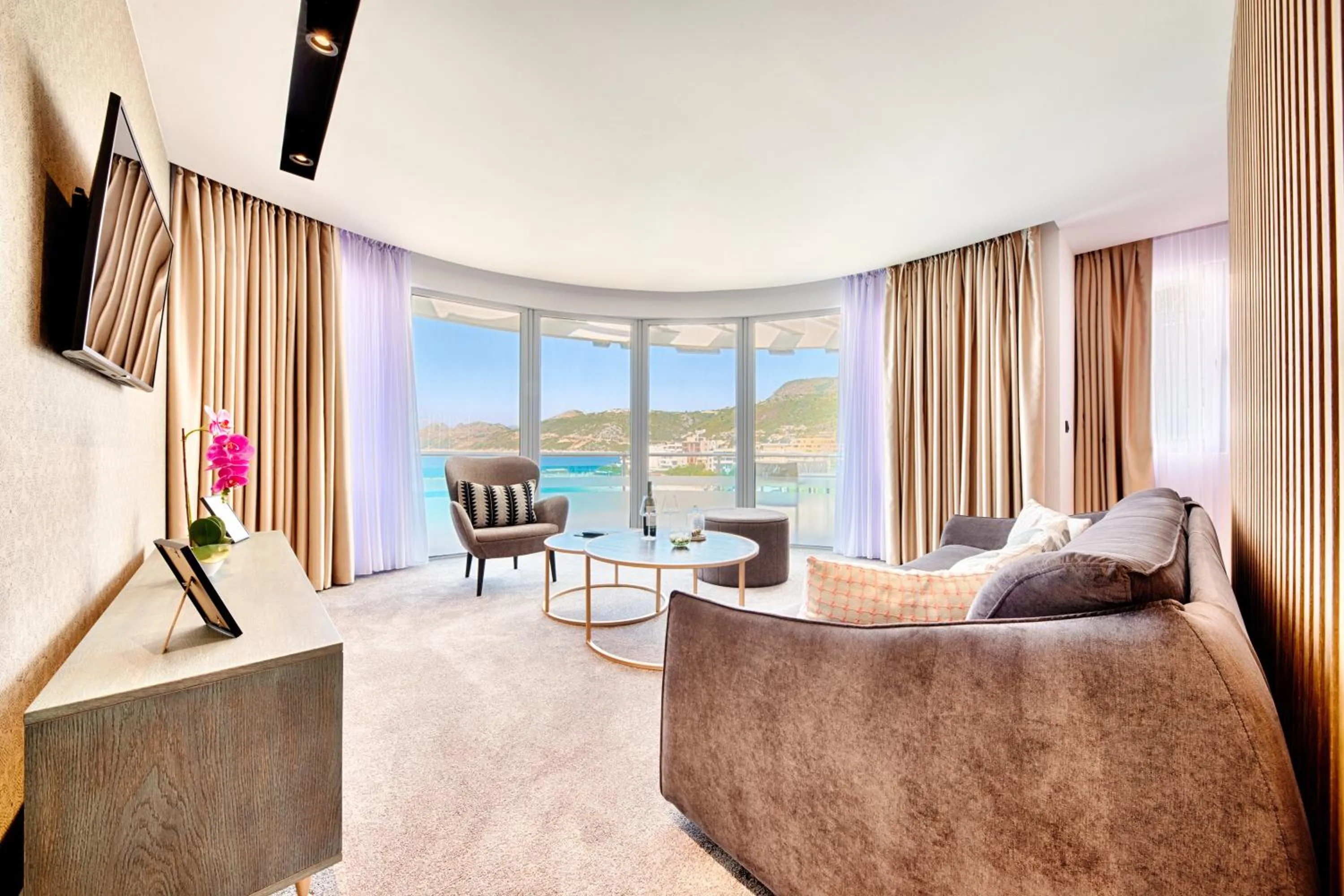 TV and multimedia in Kalamper Hotel & Spa