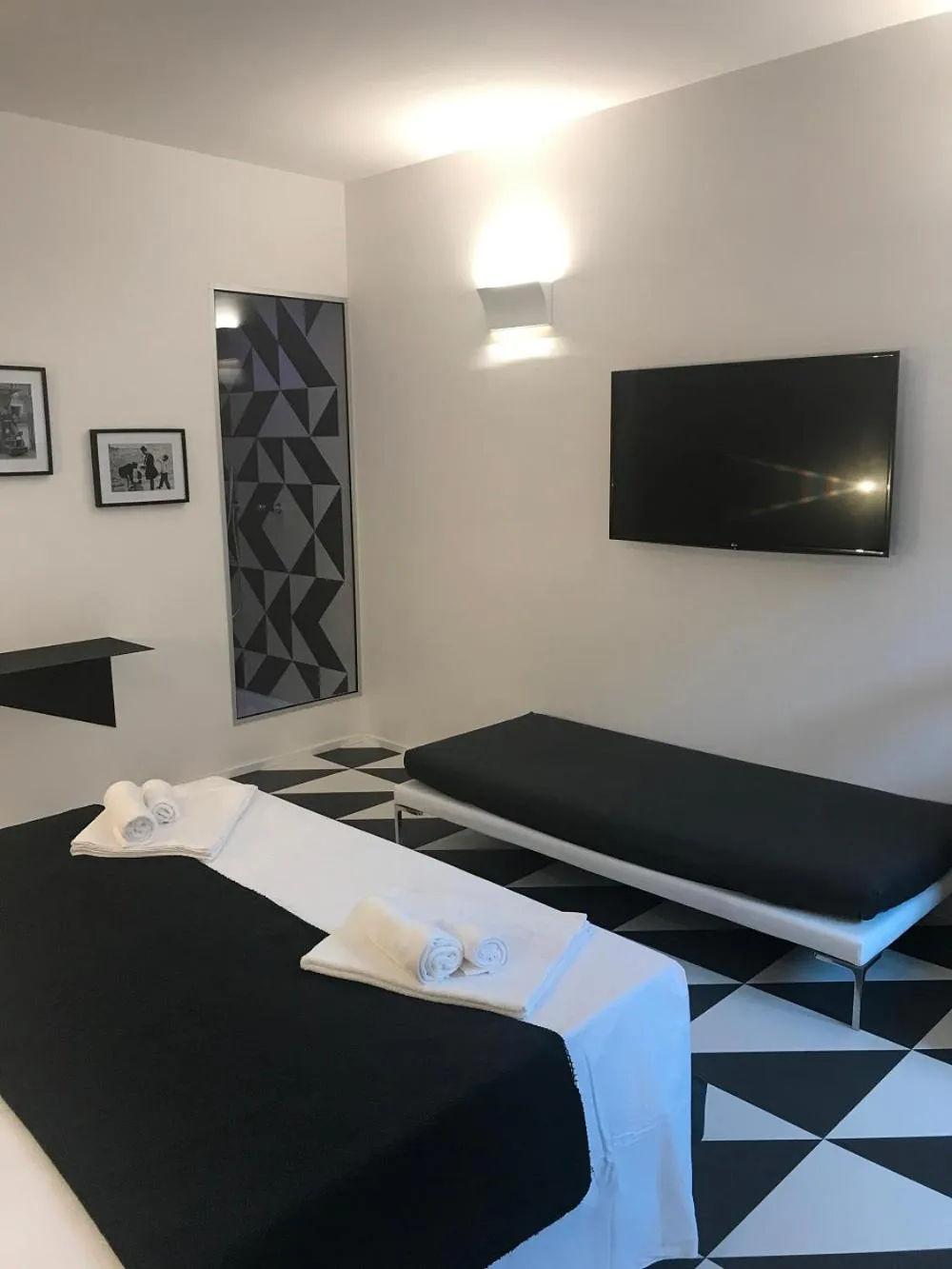 Bed in The Boutique Napoli Suite