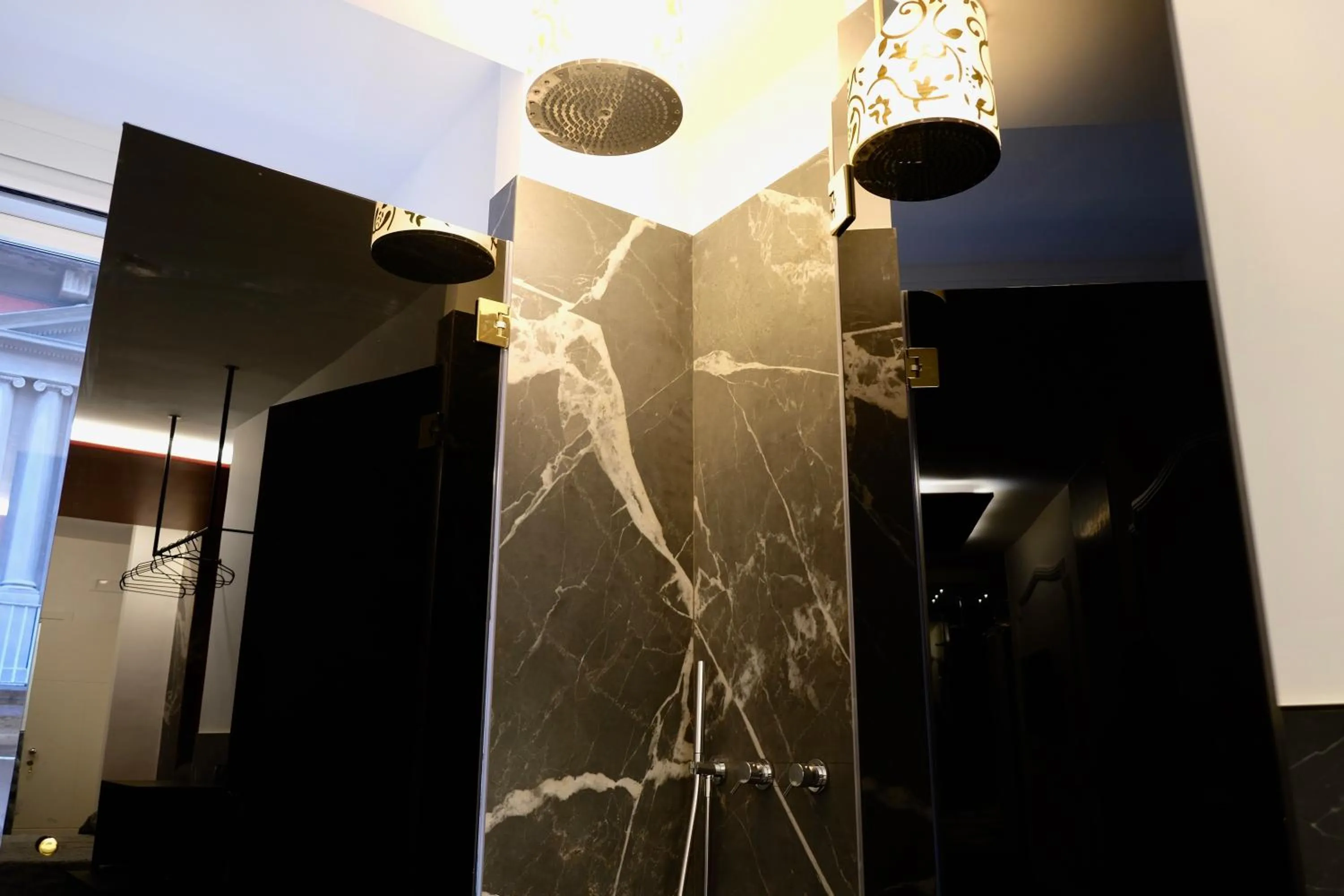 The Boutique Napoli Suite