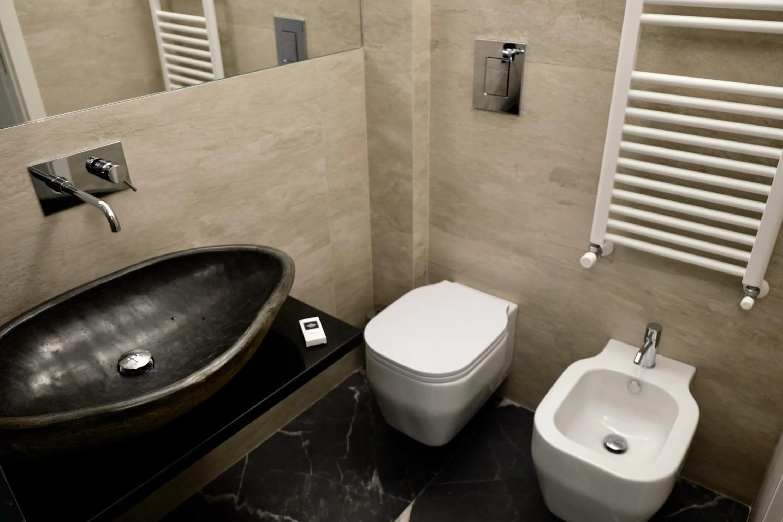 The Boutique Napoli Suite