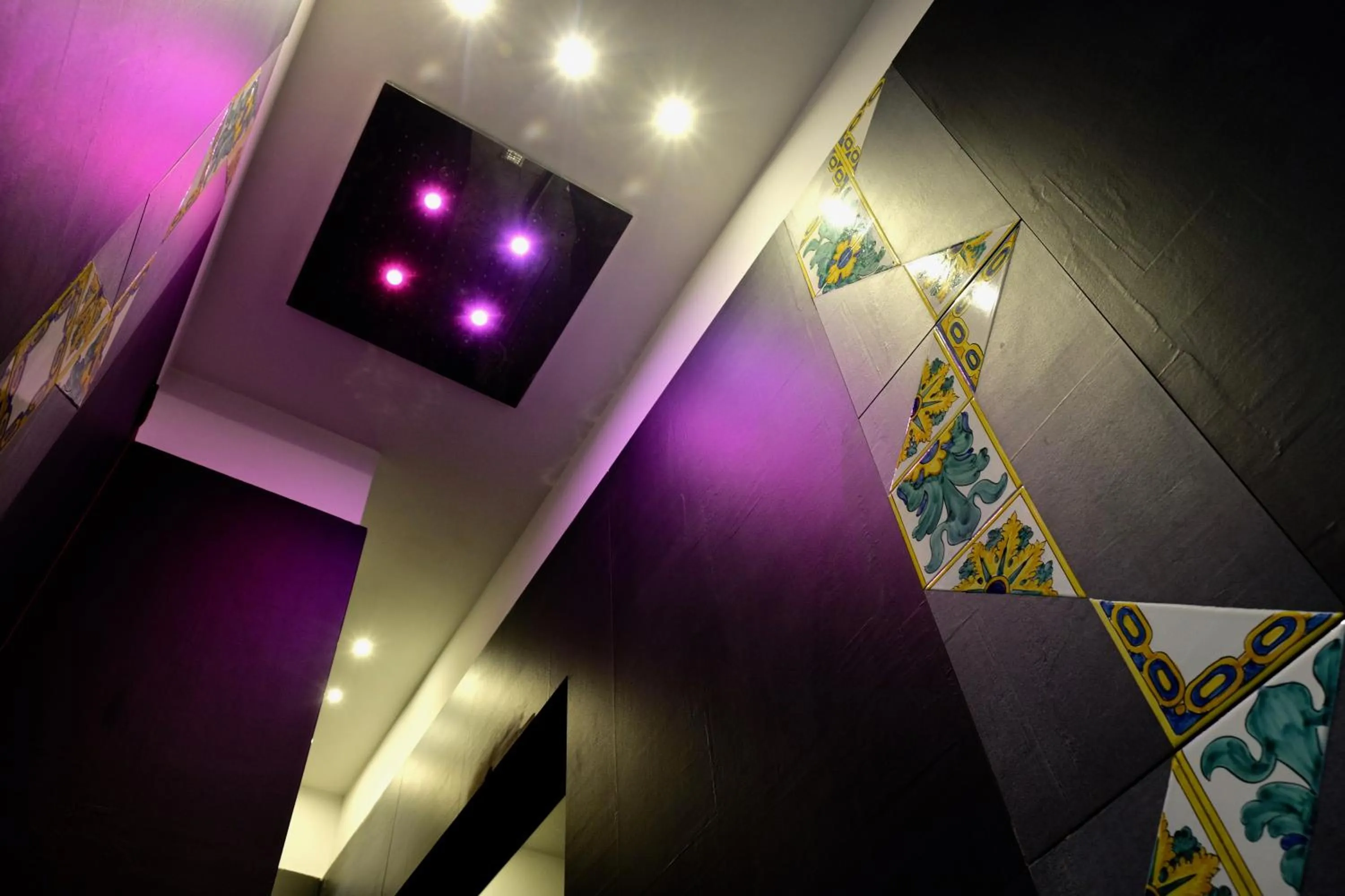 The Boutique Napoli Suite