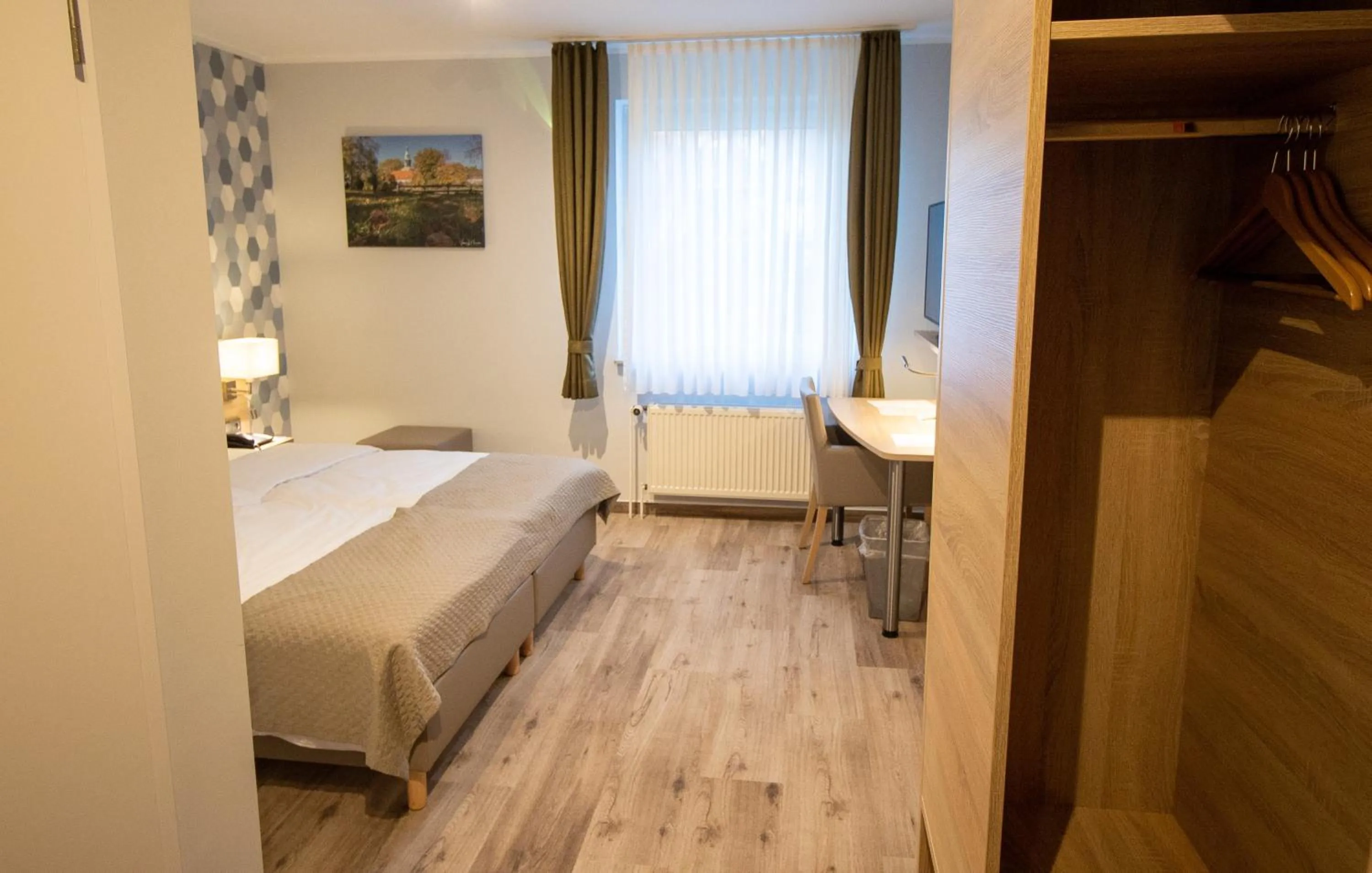 Photo of the whole room, Bed in Hotel Fallersleber Spieker