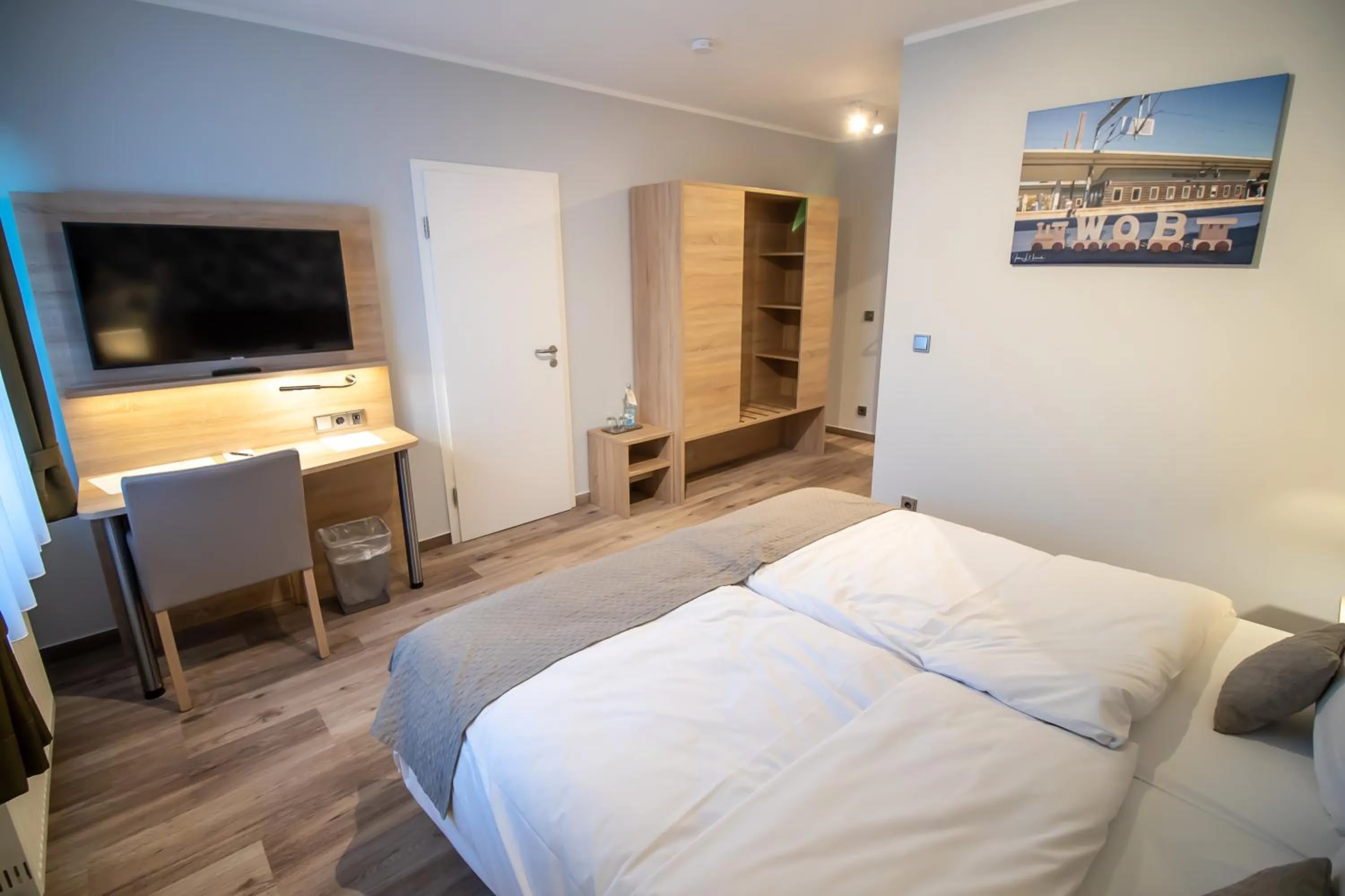 TV and multimedia, Bed in Hotel Fallersleber Spieker