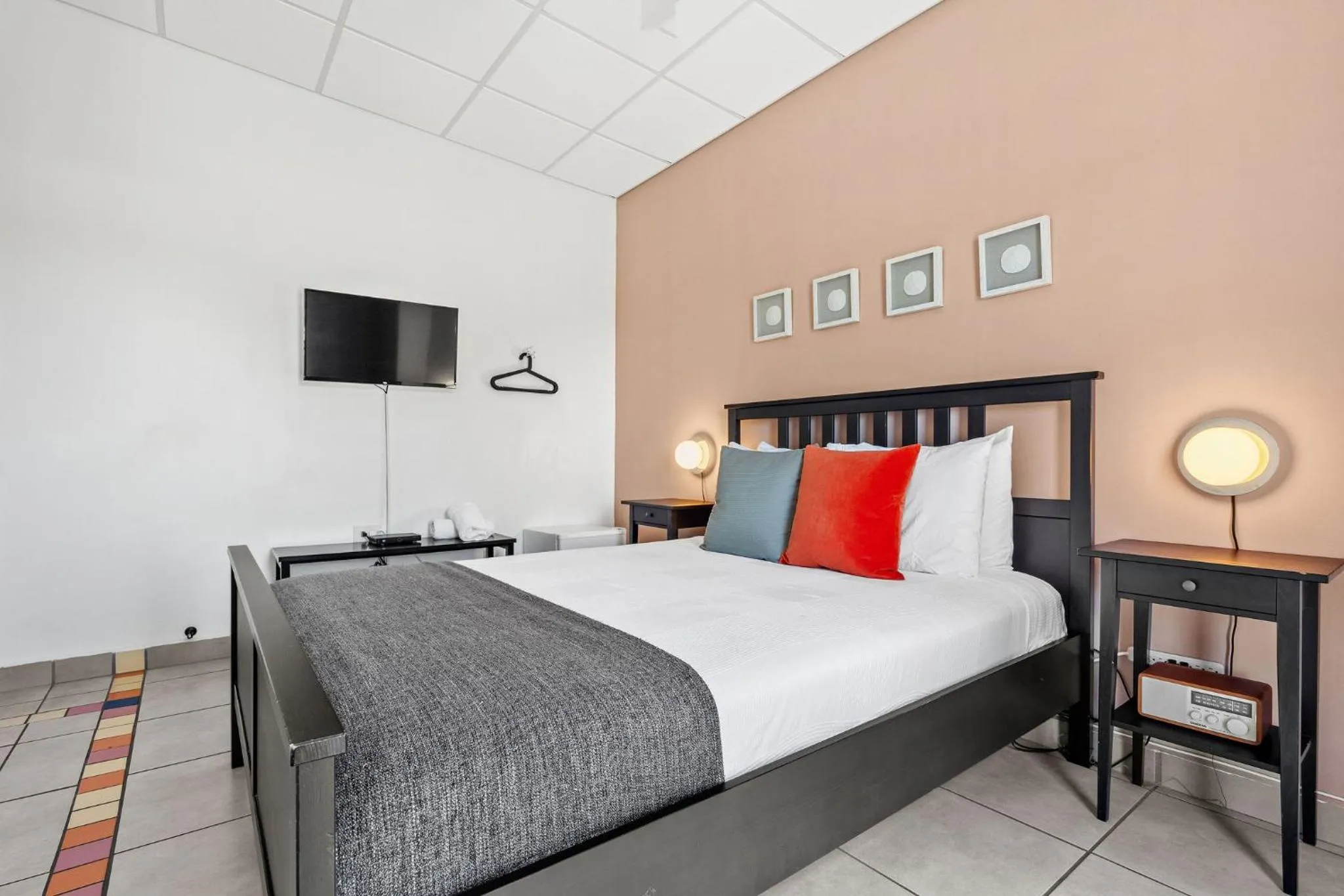 Bed in Rincon Plaza Hotel