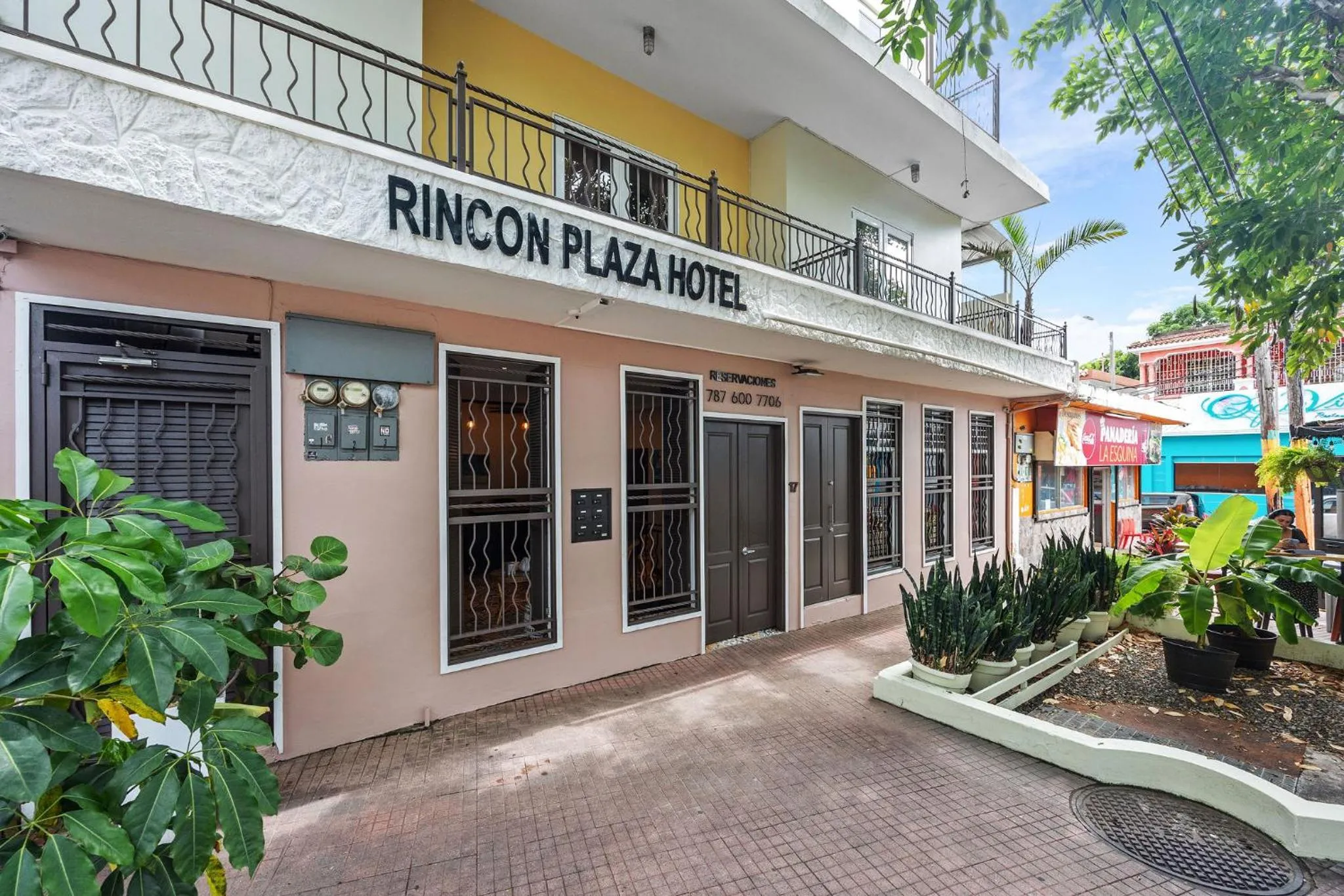 Facade/entrance in Rincon Plaza Hotel