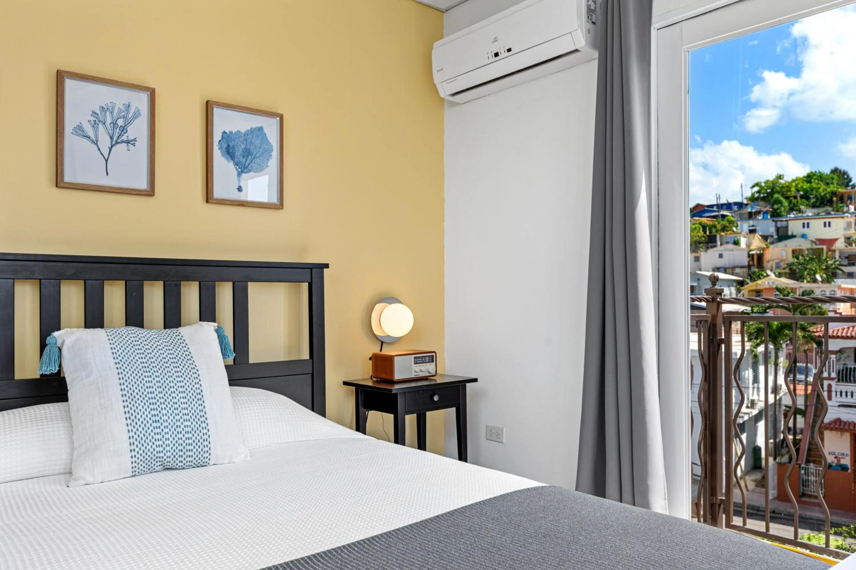 View (from property/room), Bed in Rincon Plaza Hotel