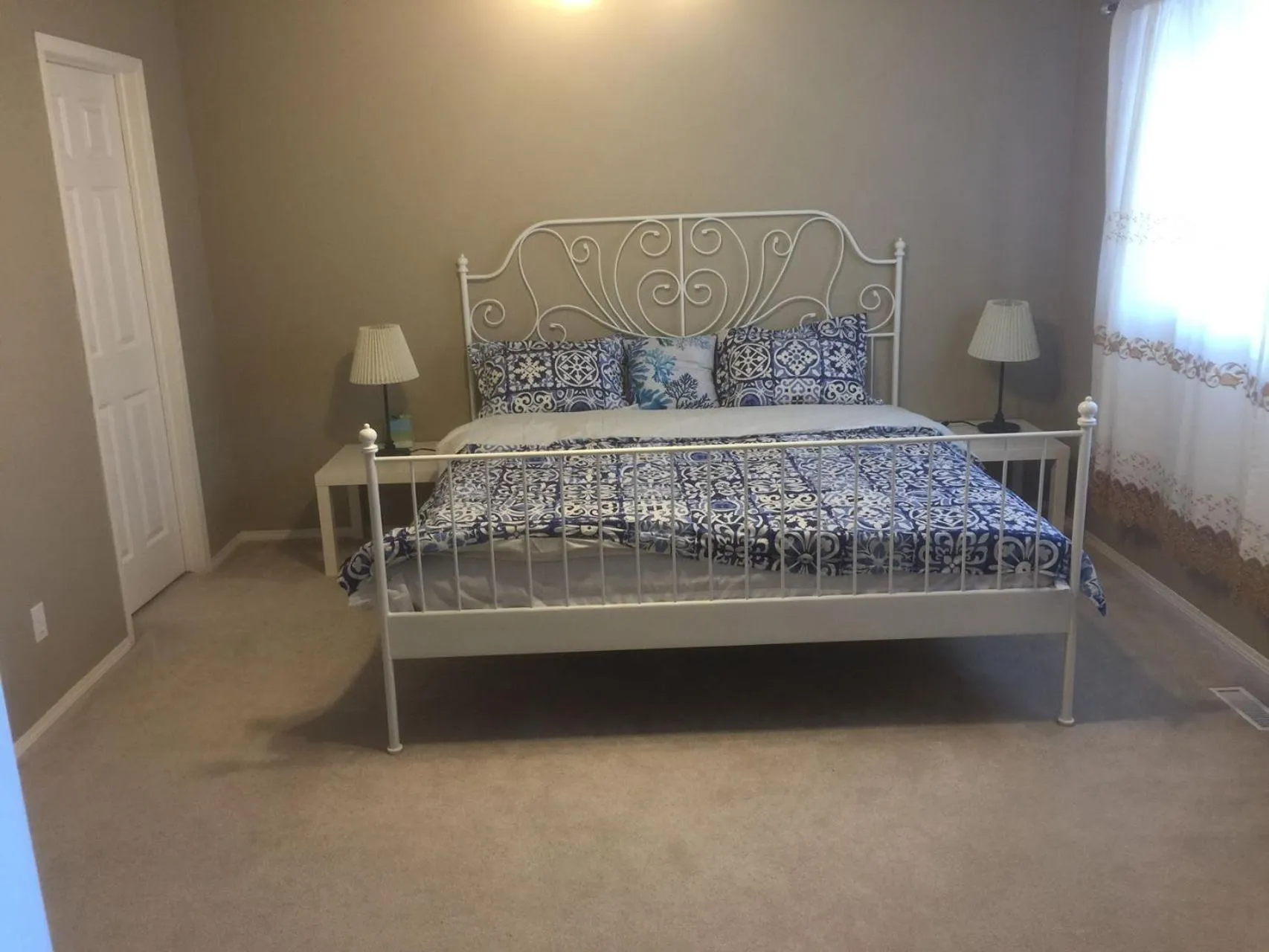 Bed in Brother Li Homestay