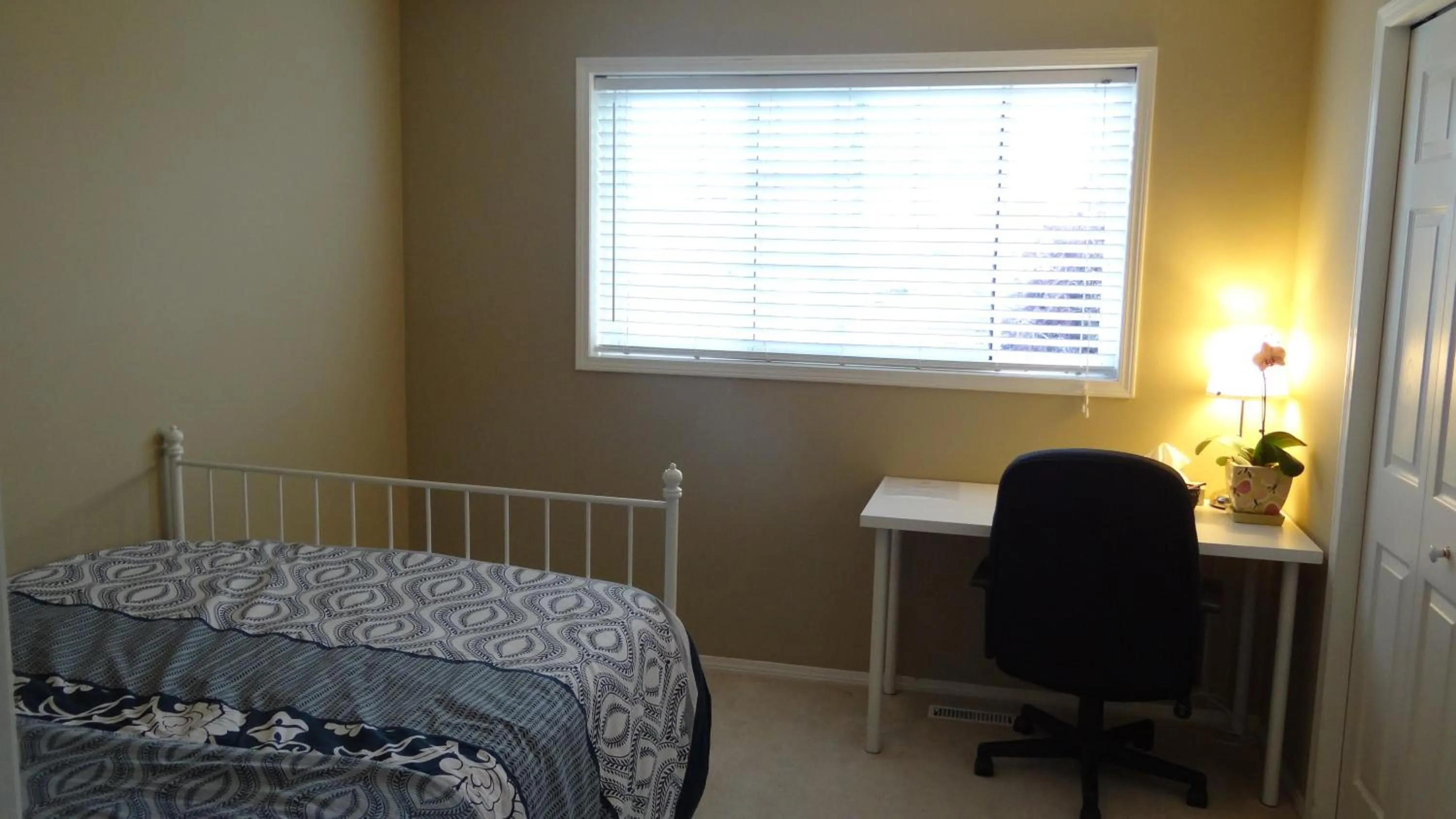 Bed in Brother Li Homestay