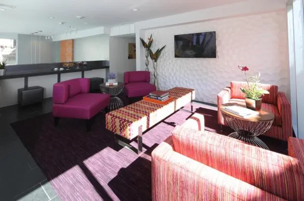 Seating area in Lexen Hotel - Hollywood