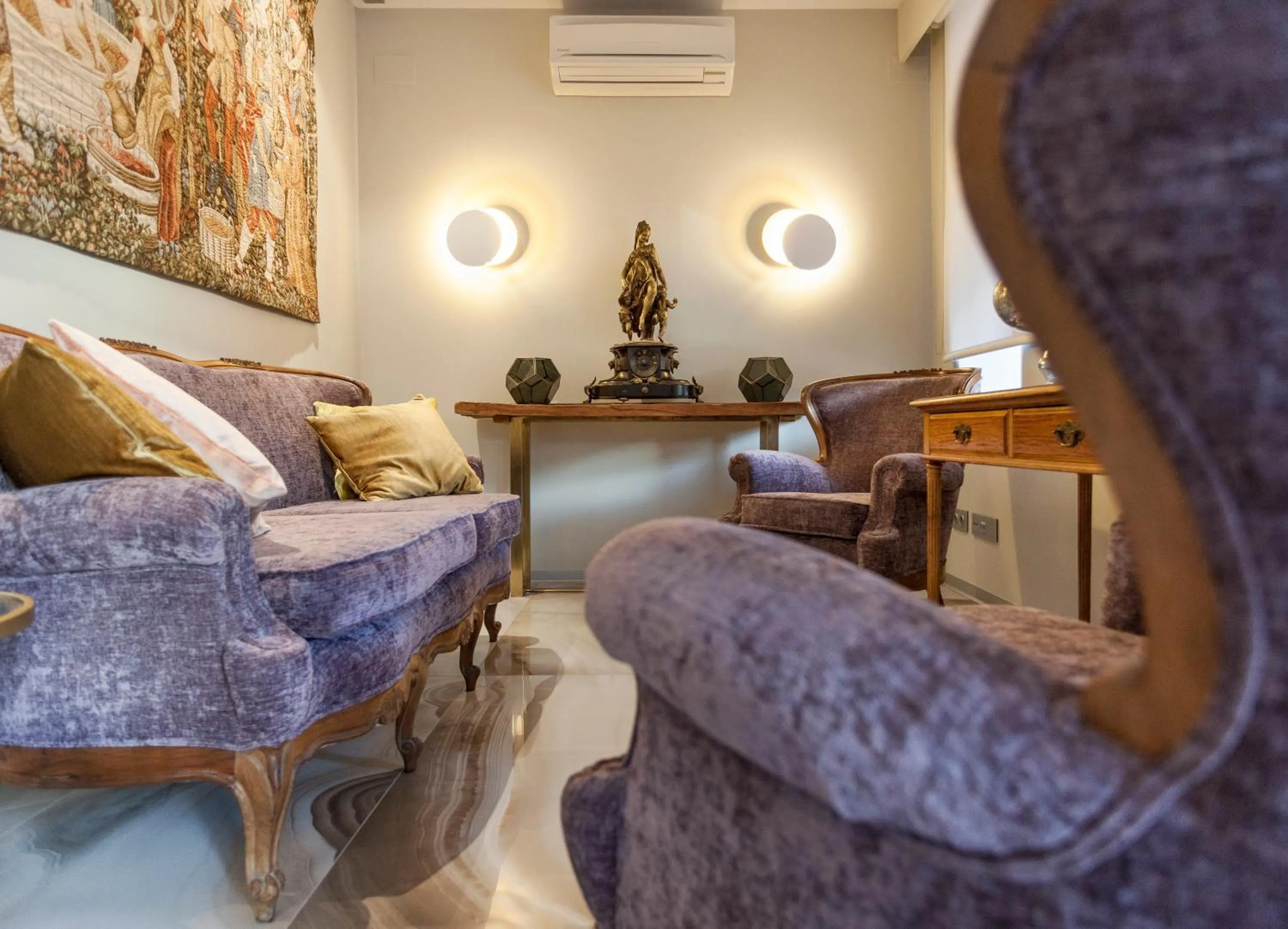 Library in Villa Birdie Boutique - Adults Only