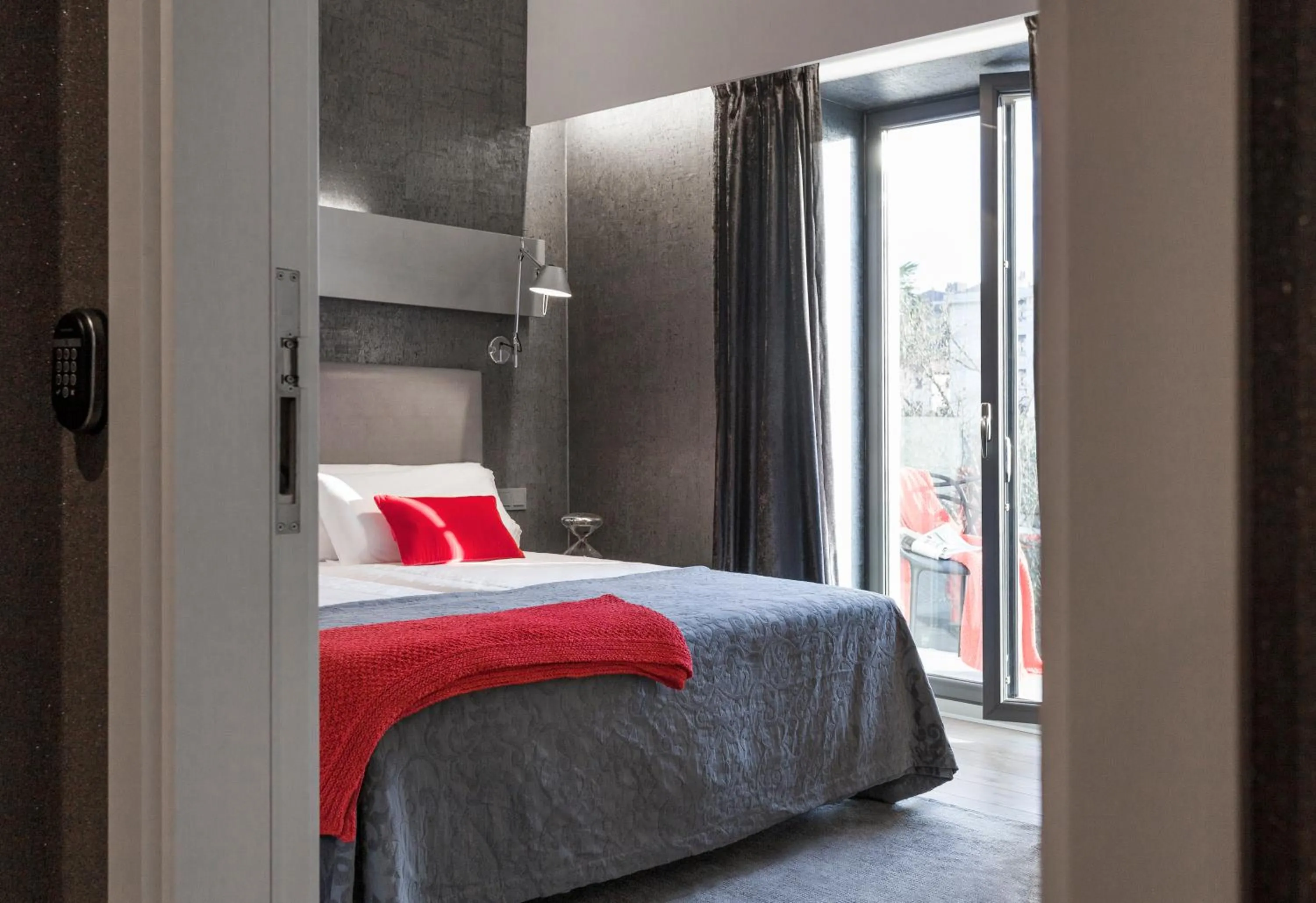 Balcony/Terrace, Bed in Villa Birdie Boutique - Adults Only