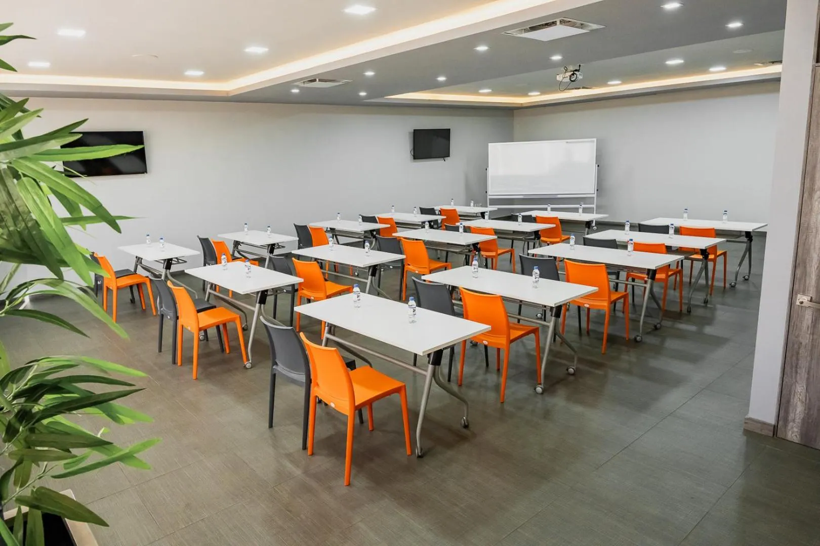 Meeting/conference room in Life Hotel