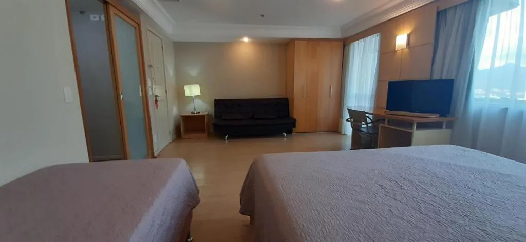 Bedroom, Bed in Mediterrâneo Flat - Apart-Hotel