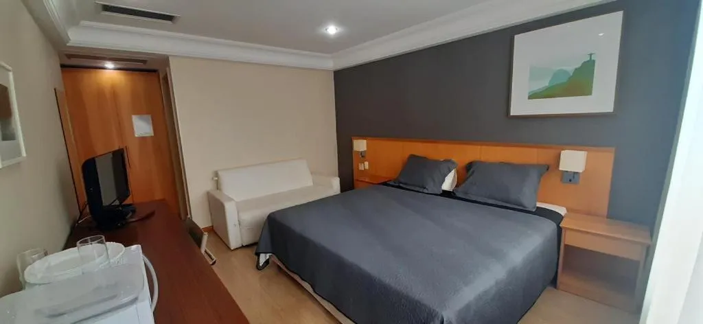 Bedroom, Bed in Mediterrâneo Flat - Apart-Hotel