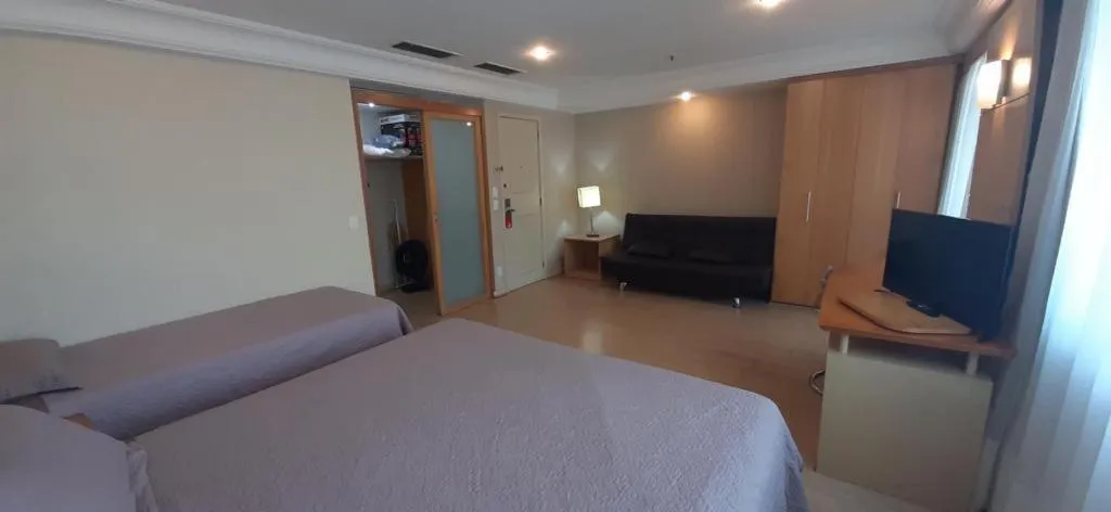 Bedroom, Bed in Mediterrâneo Flat - Apart-Hotel