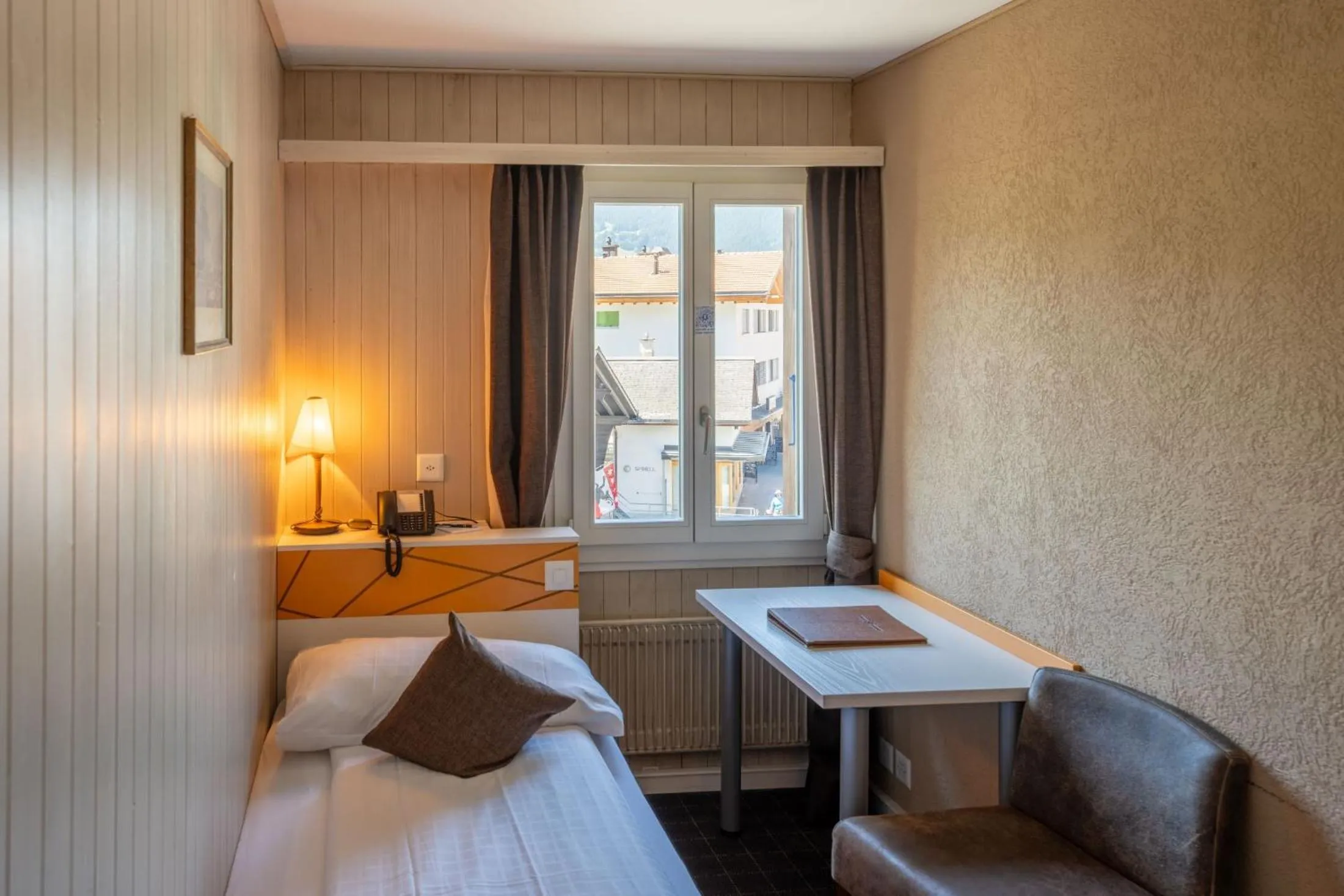 Bed in Hotel Spinne Grindelwald