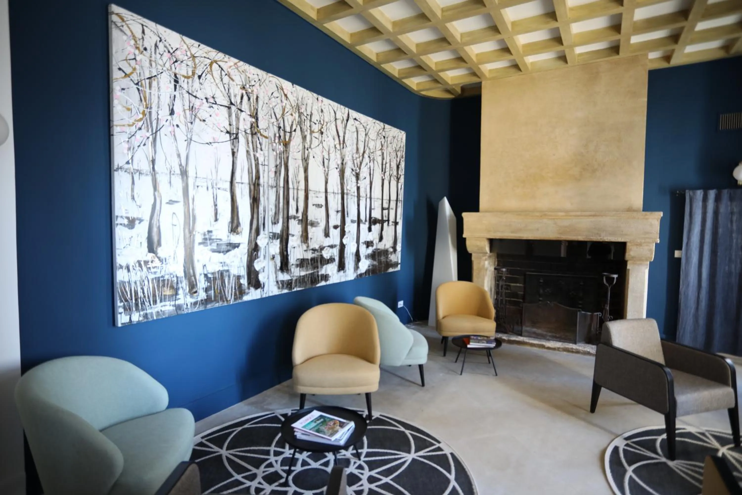 Lounge or bar in Hostellerie du Château des Fines Roches