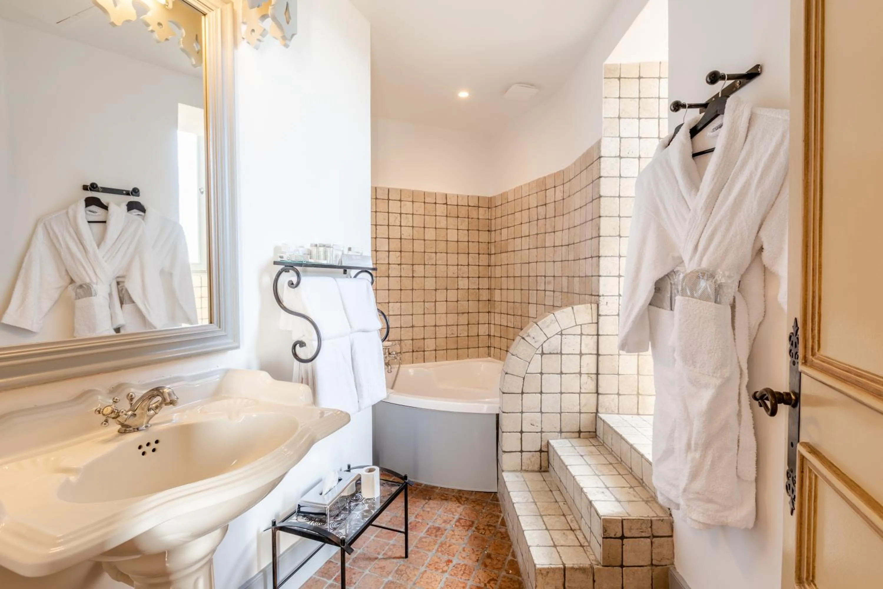 Bathroom in Hostellerie du Château des Fines Roches