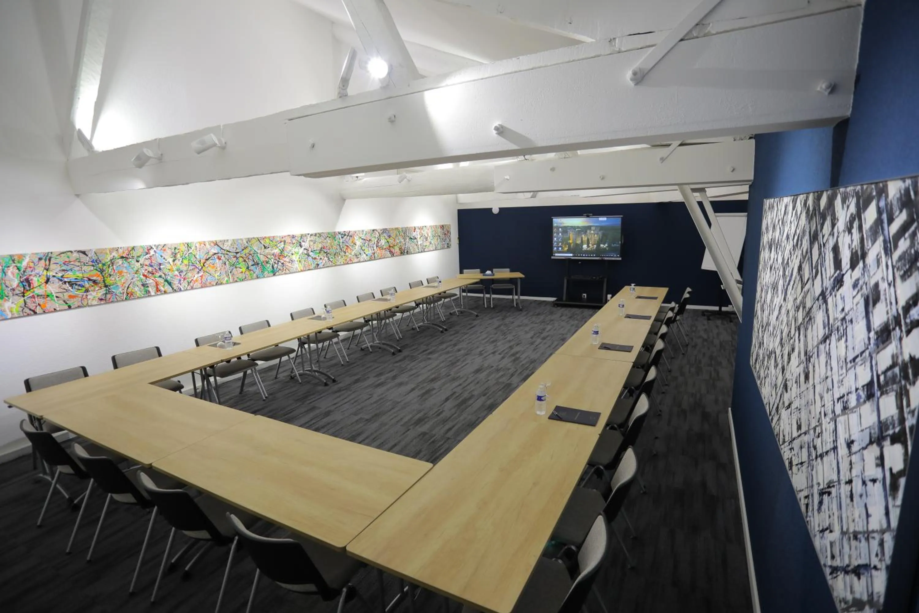 Meeting/conference room in Hostellerie du Château des Fines Roches