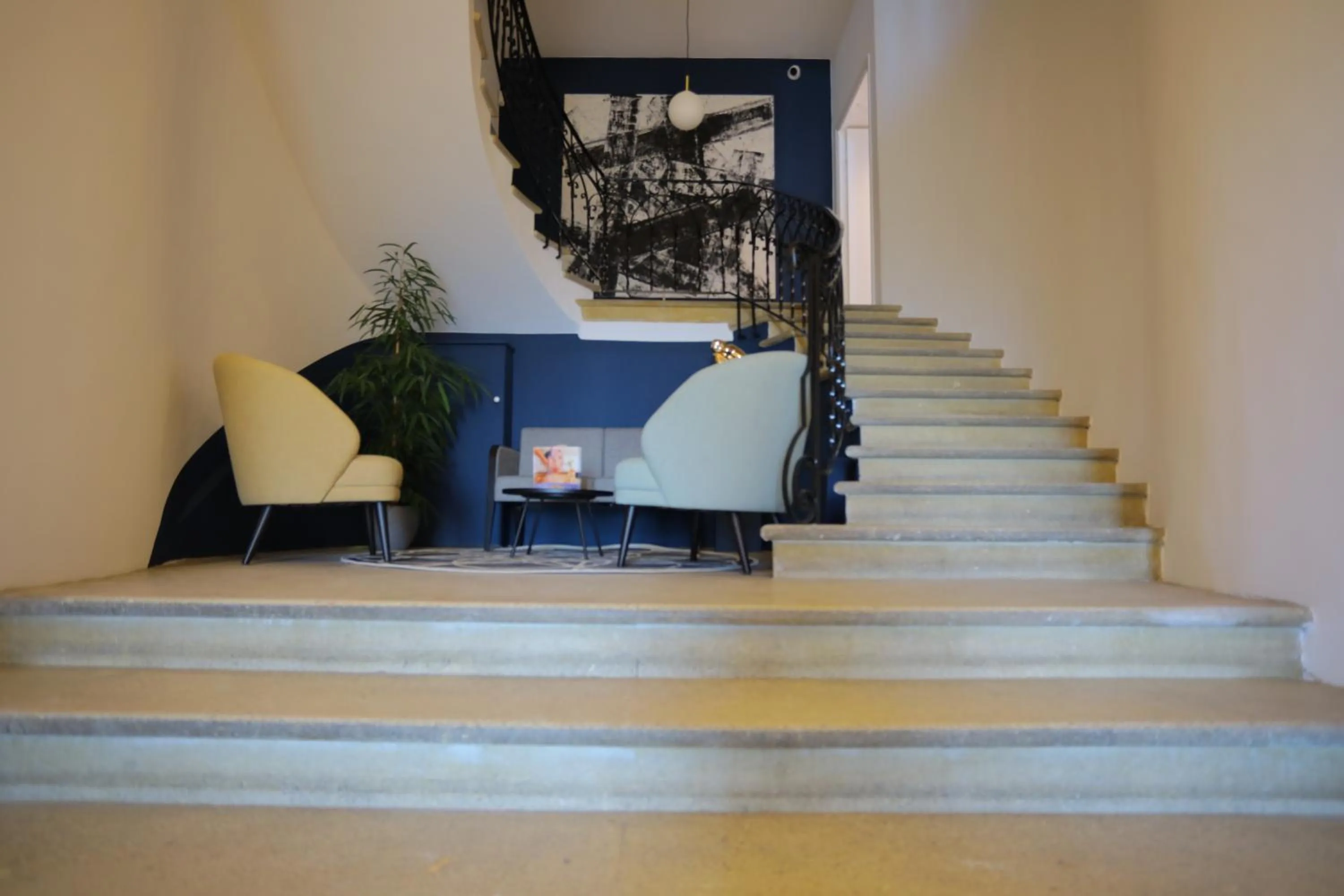 Seating area in Hostellerie du Château des Fines Roches