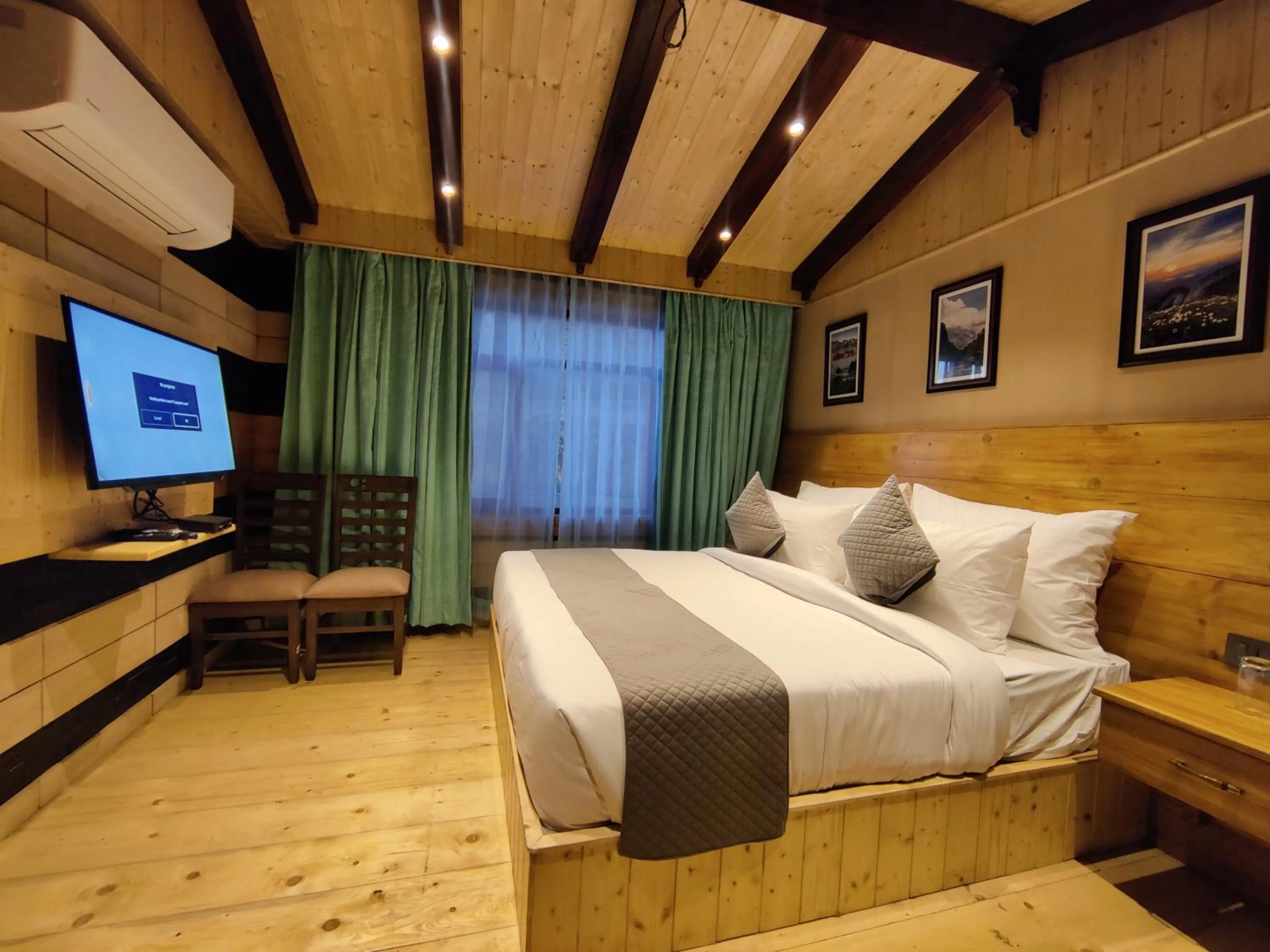 Bed in Regenta Resort MARS Valley View Shoghi