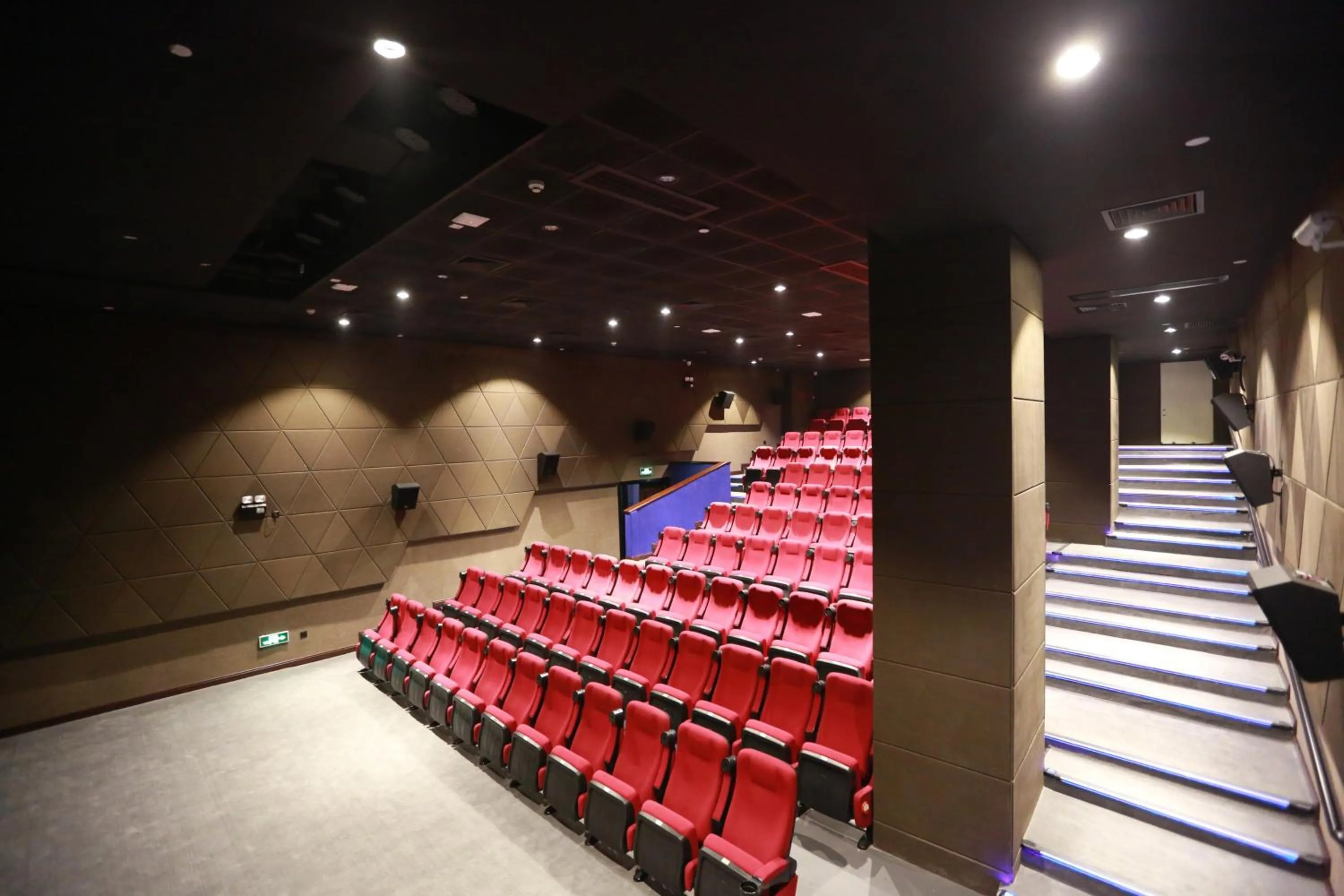 Activities in Guangzhou Seaman Club