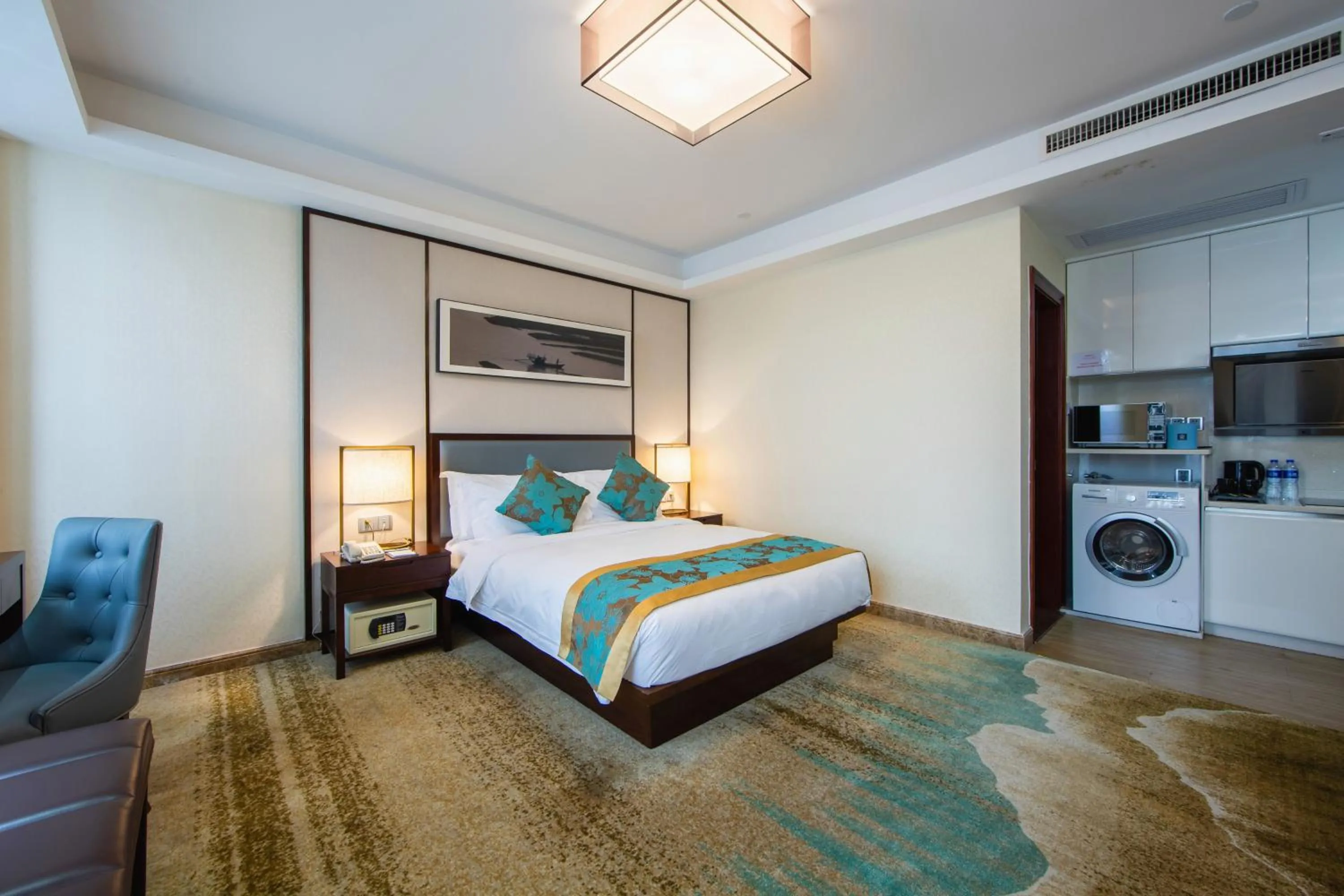 Photo of the whole room, Bed in Guangzhou Seaman Club