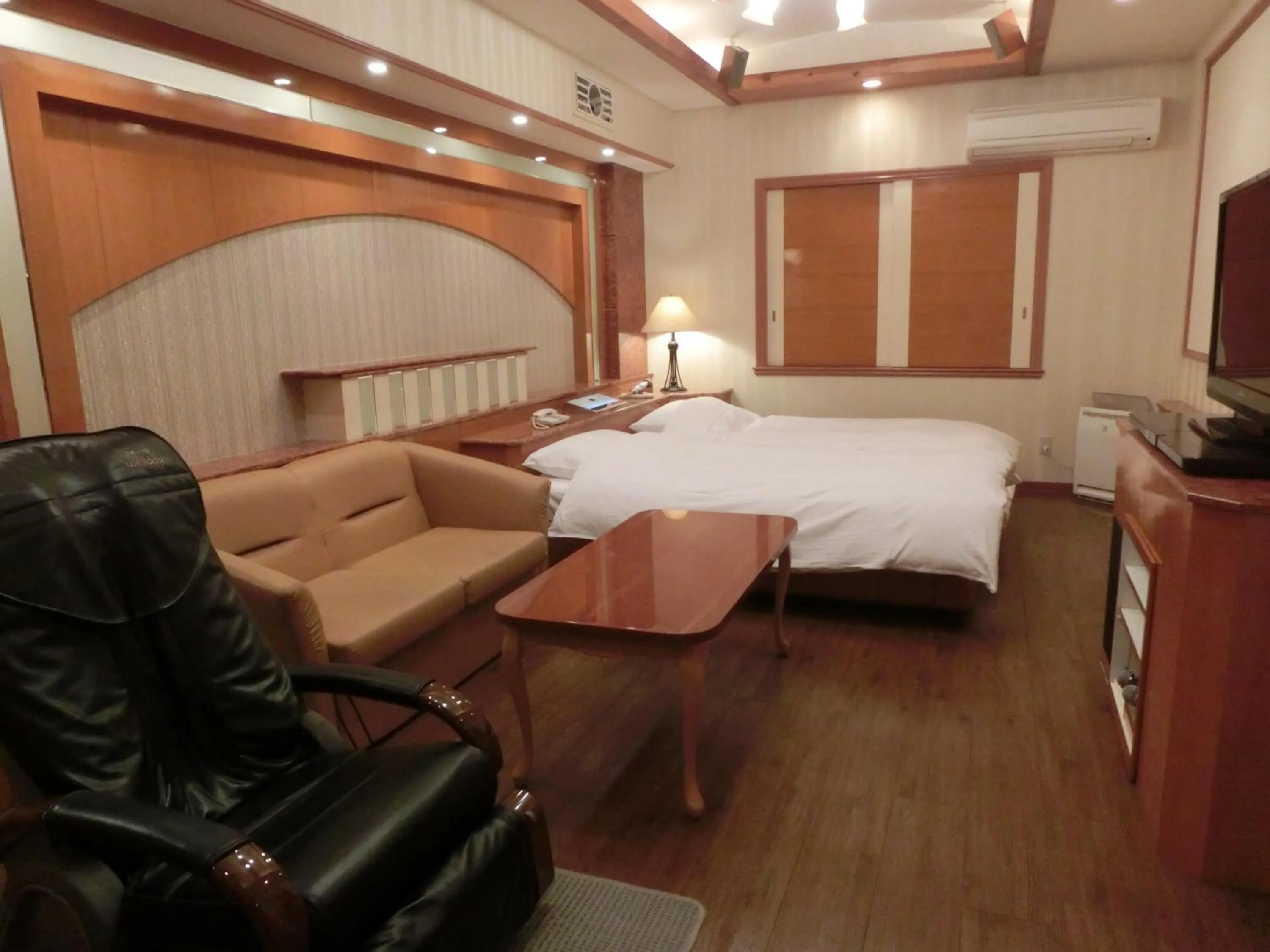 Photo of the whole room, Bed in Hotel Hyper Noah (Adult Only)