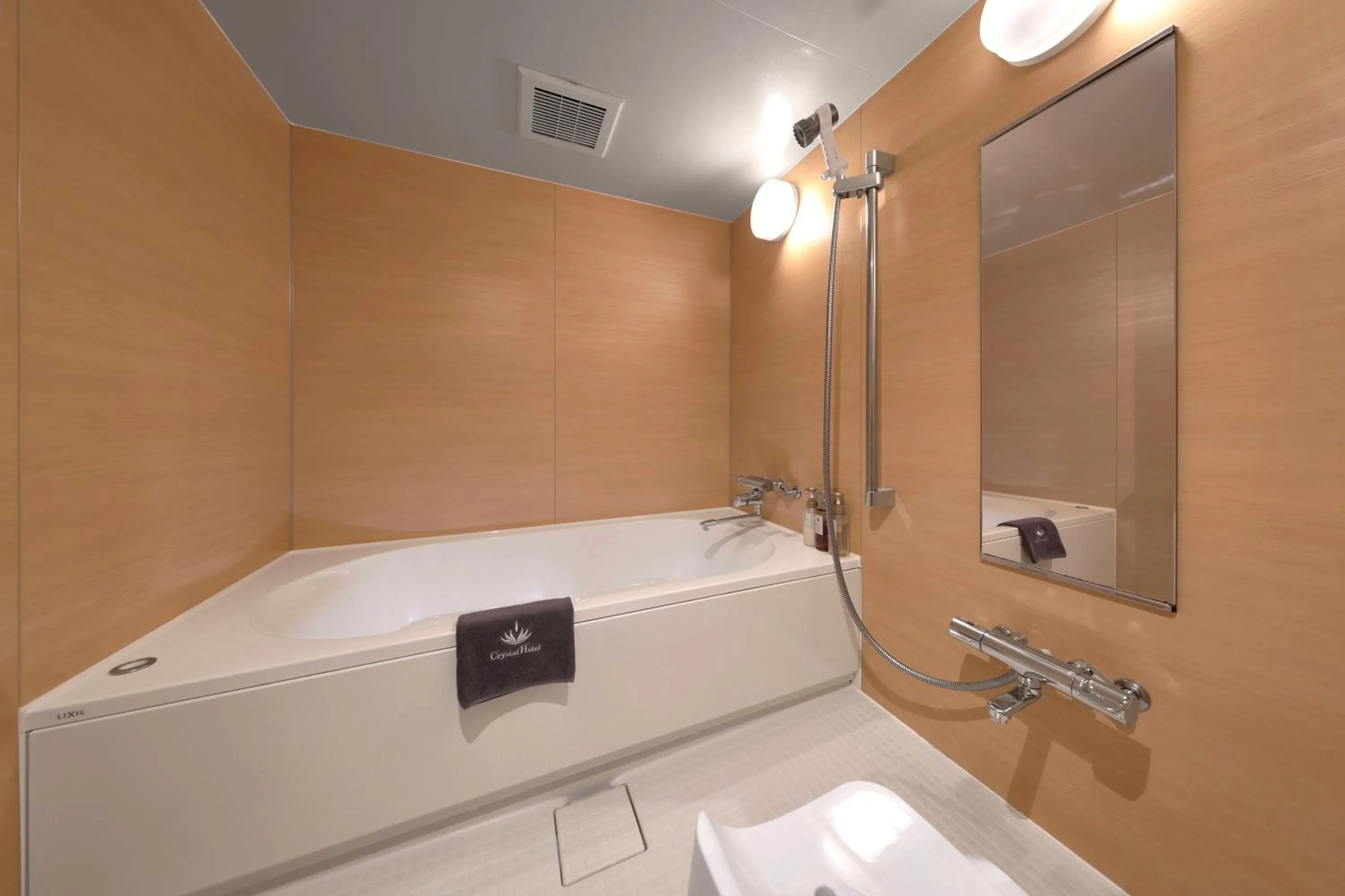 Shower in Nipponbashi Luxe Hotel