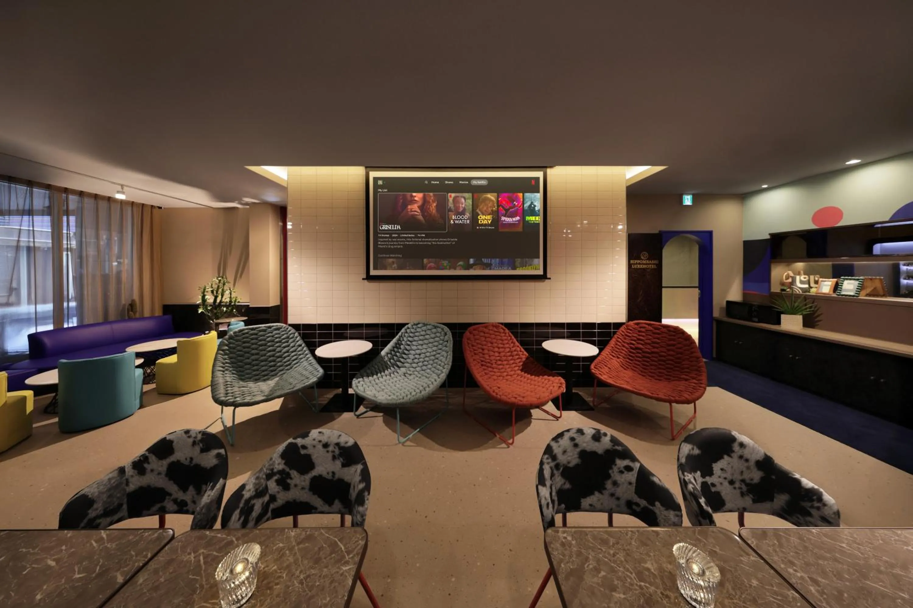 Communal lounge/ TV room in Nipponbashi Luxe Hotel