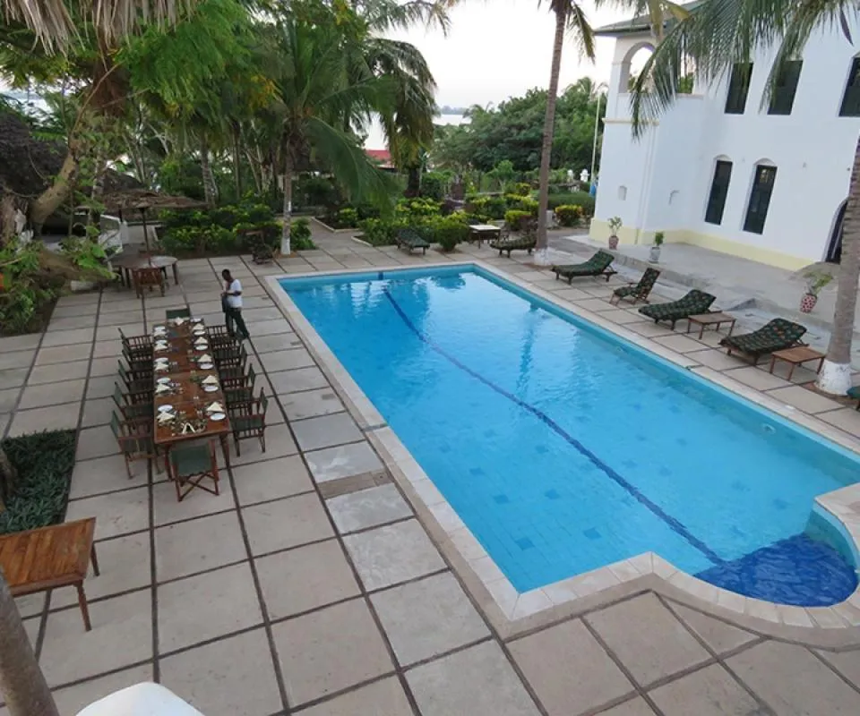 Restaurant/places to eat in The Old Boma Hotel