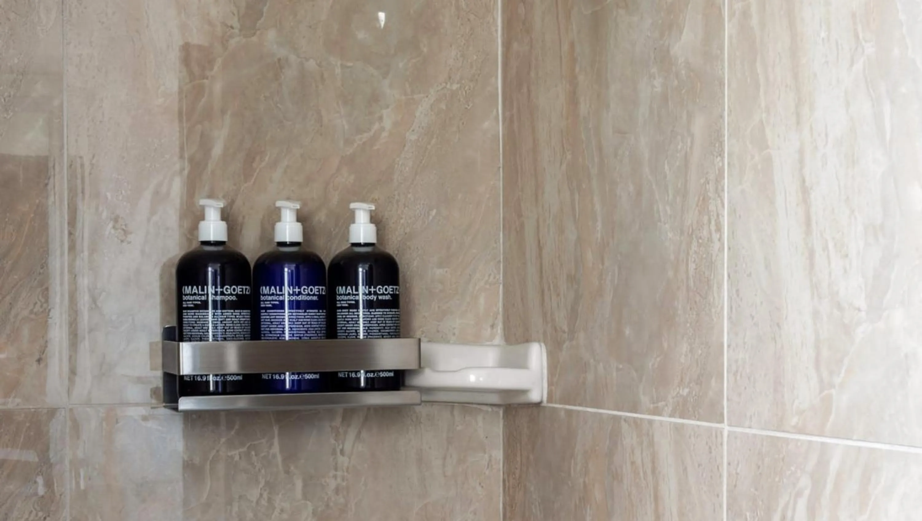 Bathroom in Leland Hotel Palo Alto