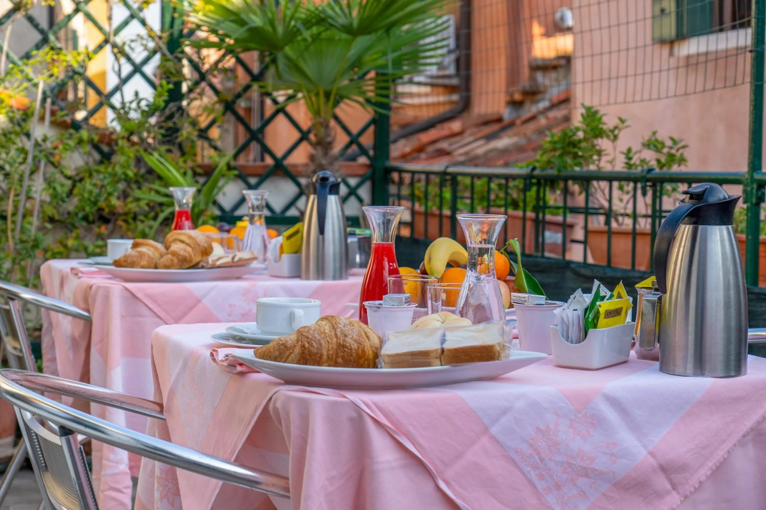 Breakfast in Angeles Inn