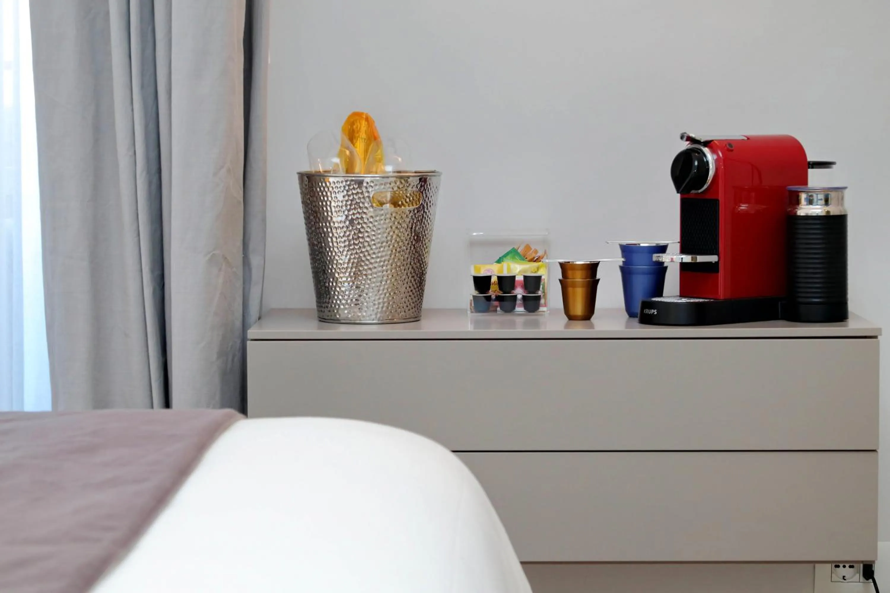 Coffee/tea facilities, Bed in Propaganda Suites