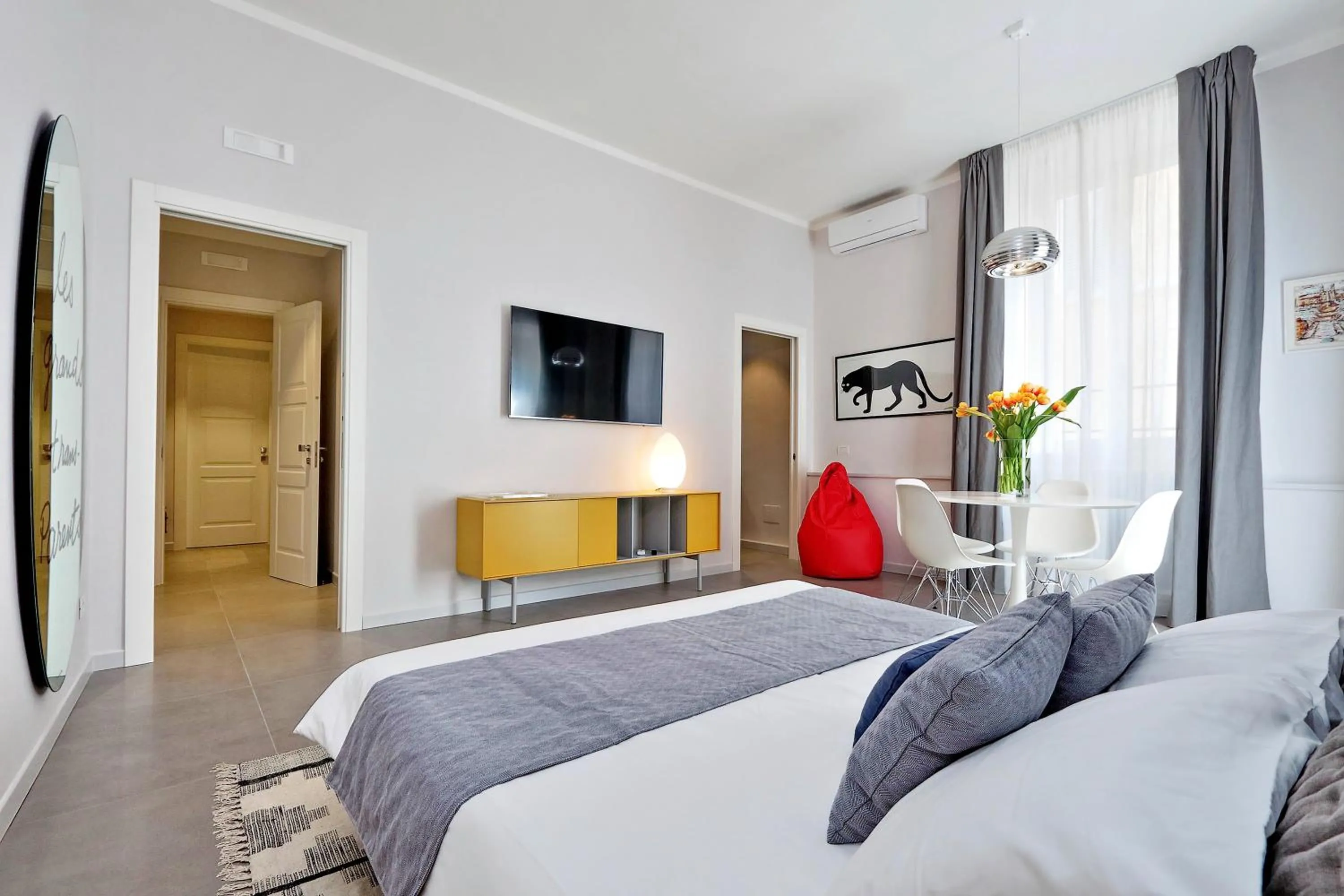 TV and multimedia, Bed in Propaganda Suites