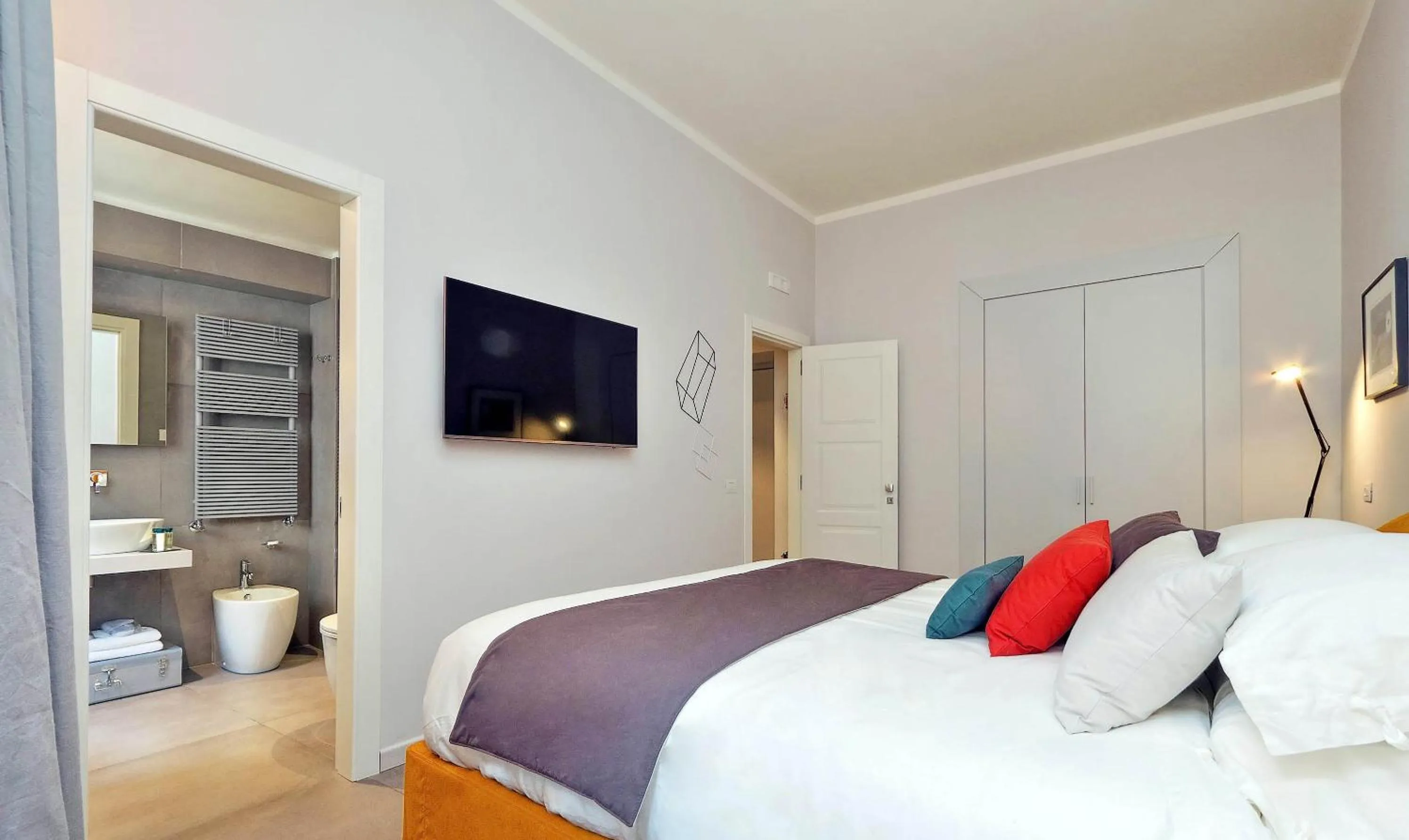 Bathroom, Bed in Propaganda Suites